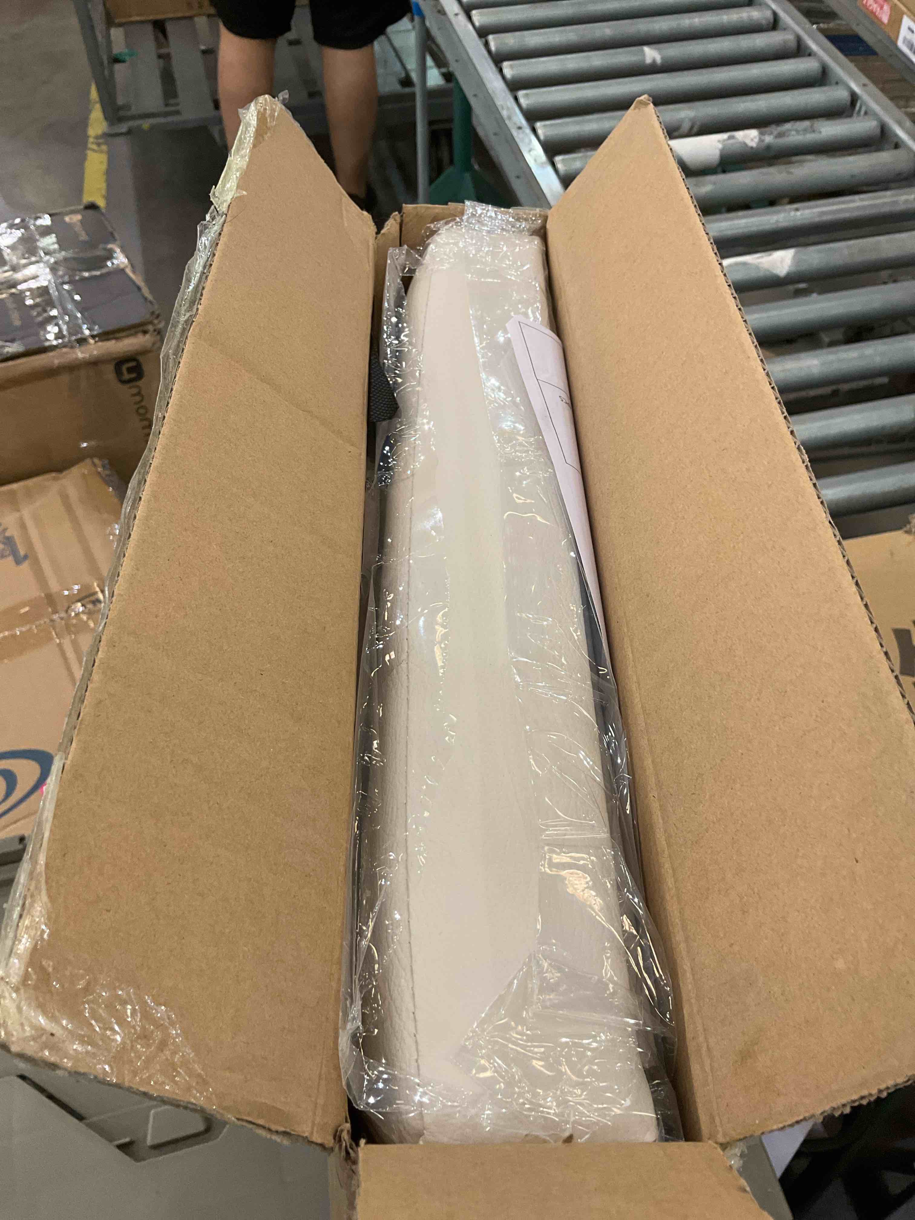 https://s3.amazonaws.com/lotting-images-prod/BargainHunt/EXS01707381_1713805959325.jpeg