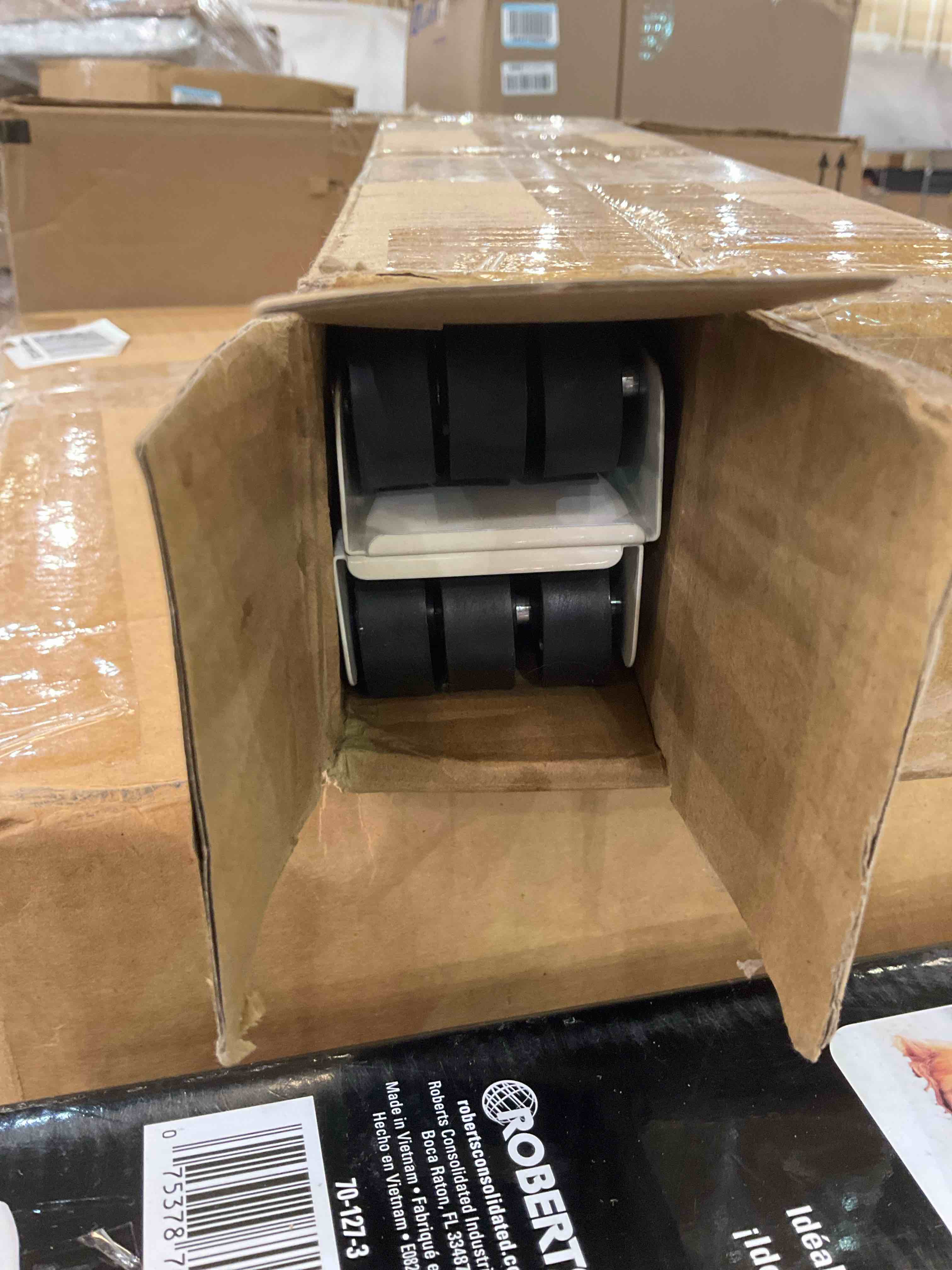 https://s3.amazonaws.com/lotting-images-prod/BargainHunt/EXS01707402_1713811480762.jpeg