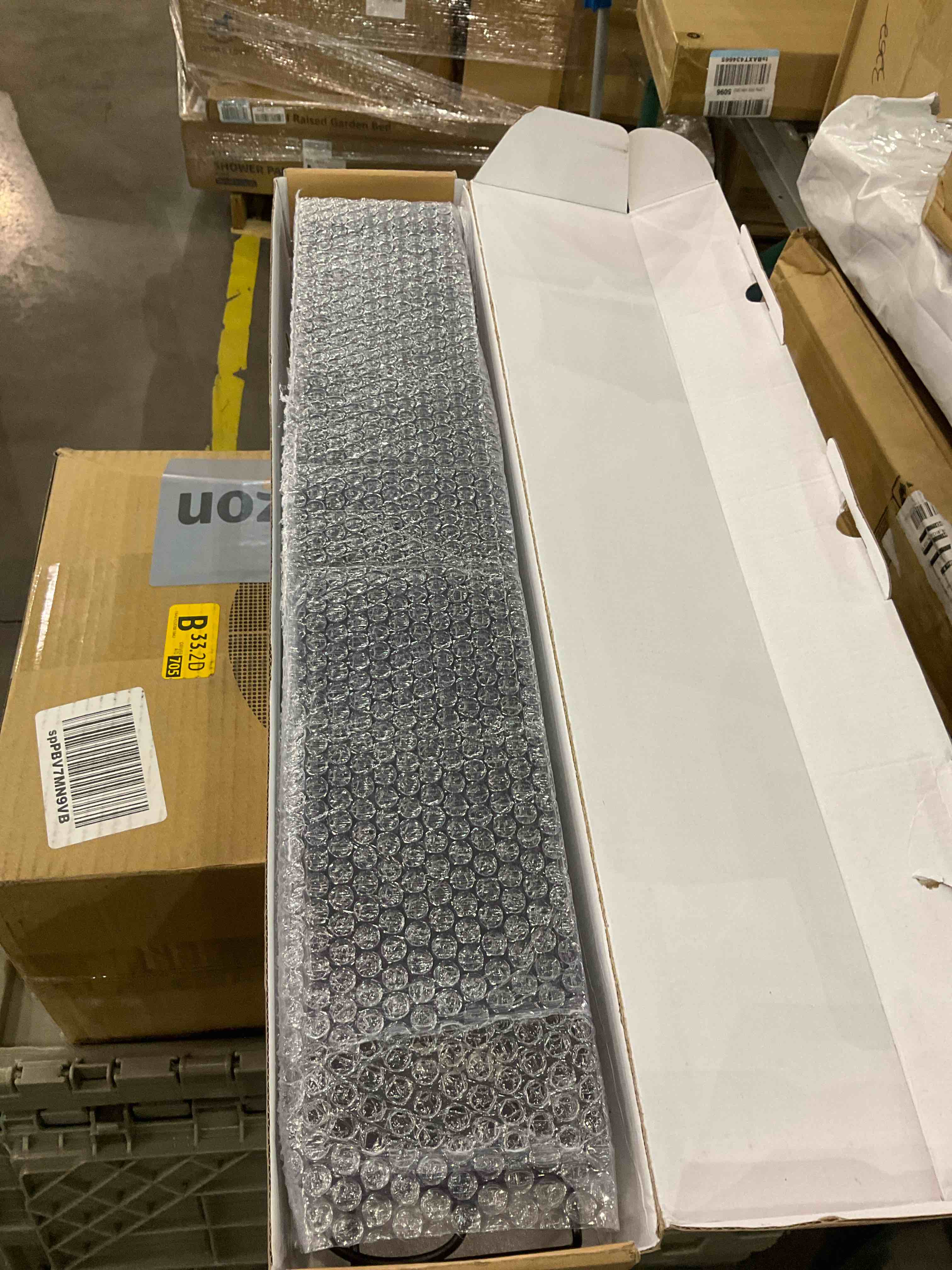 https://s3.amazonaws.com/lotting-images-prod/BargainHunt/EXS01707416_1713871485198.jpeg