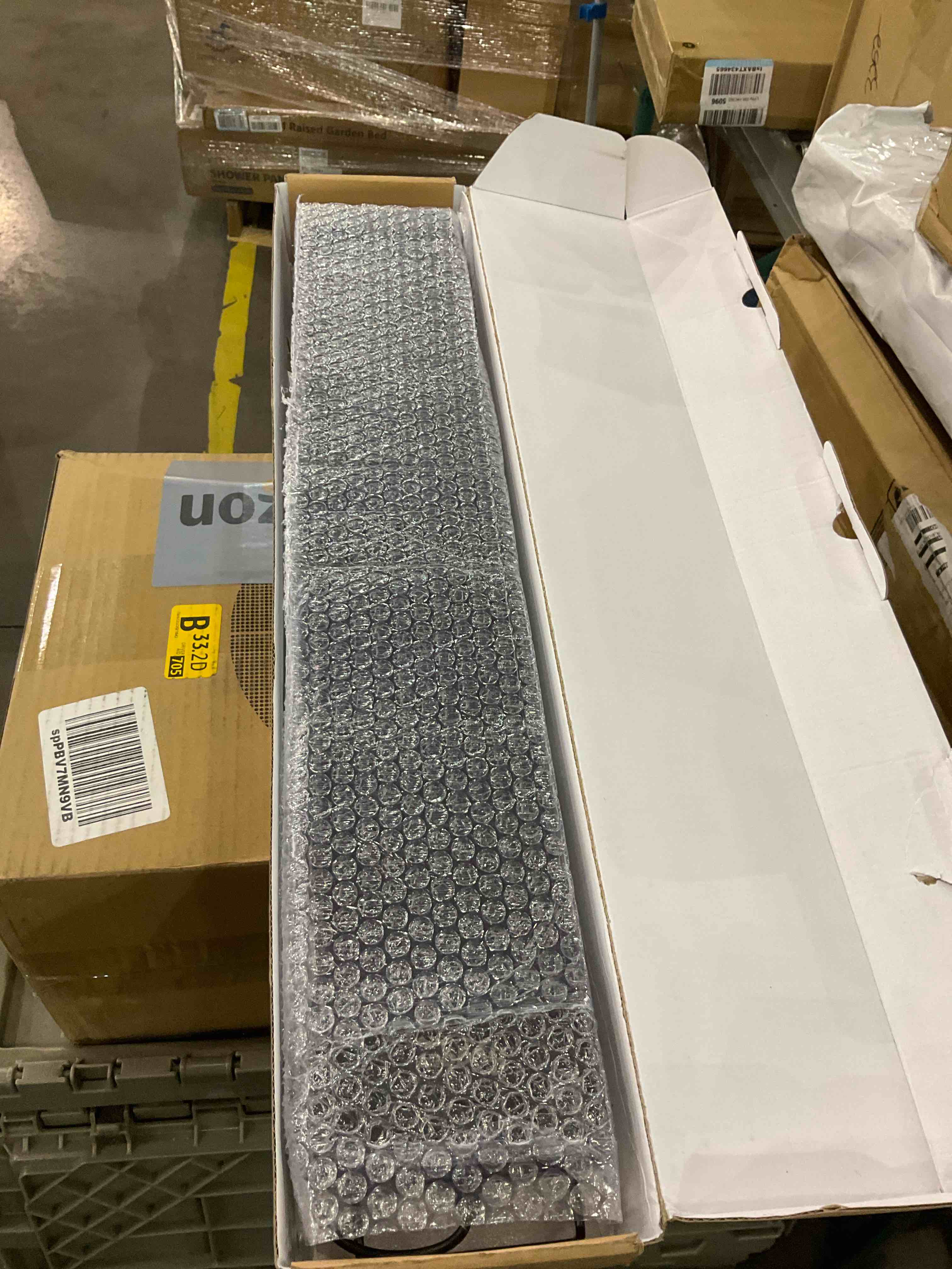 https://s3.amazonaws.com/lotting-images-prod/BargainHunt/EXS01707416_1713871486426.jpeg