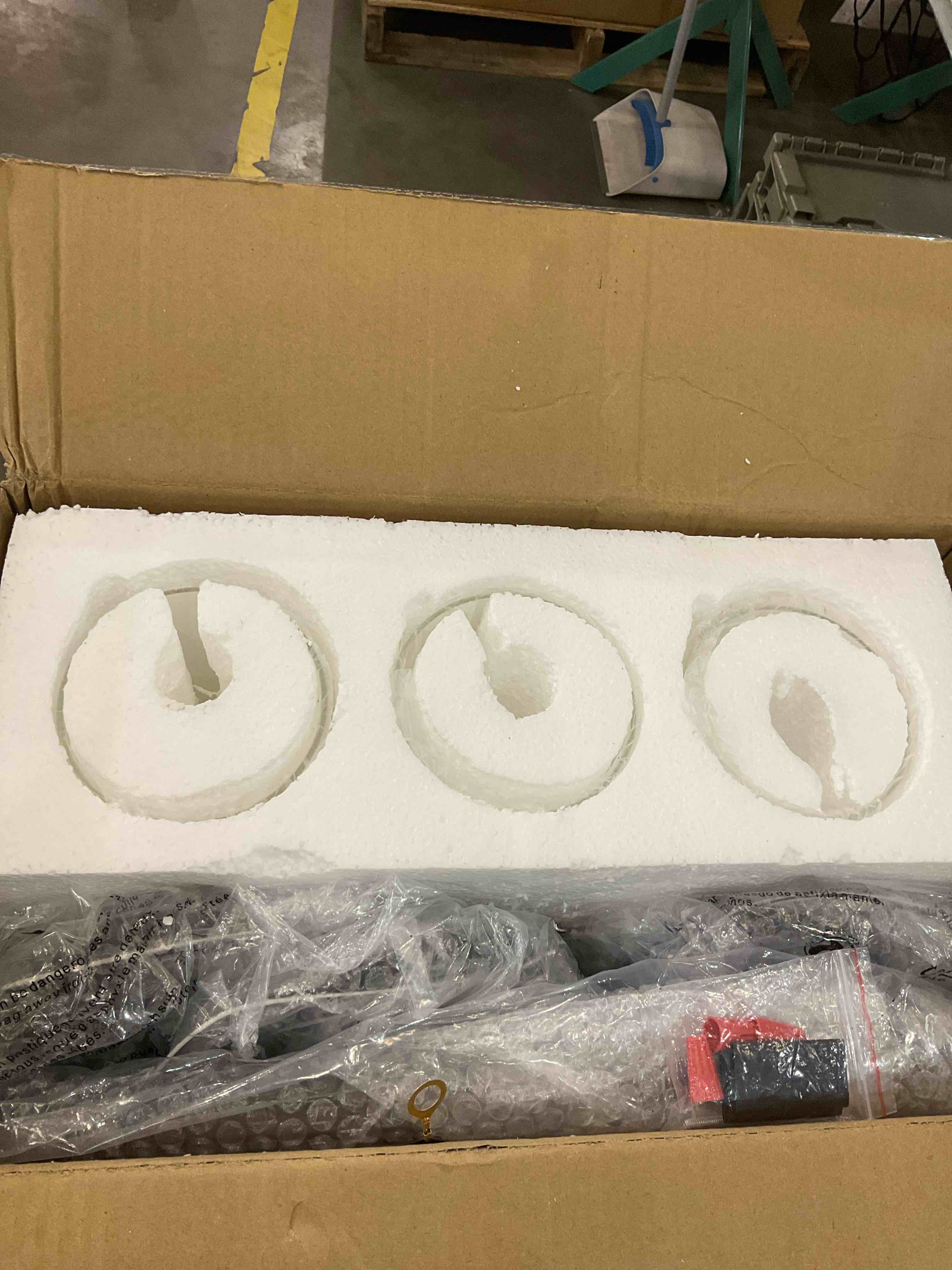 https://s3.amazonaws.com/lotting-images-prod/BargainHunt/EXS01707467_1713881392808.jpeg