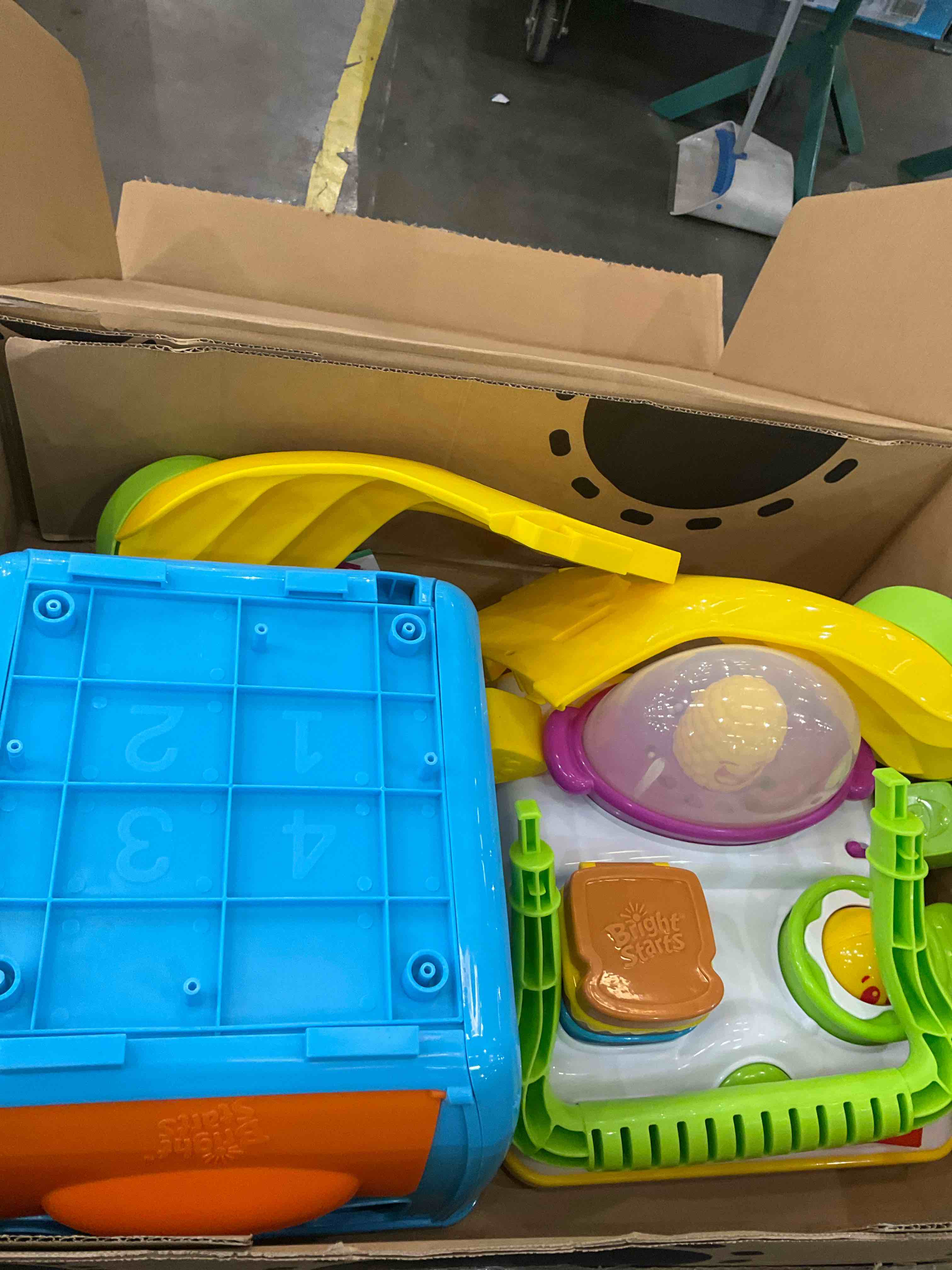 https://s3.amazonaws.com/lotting-images-prod/BargainHunt/EXS01707497_1713885396253.jpeg