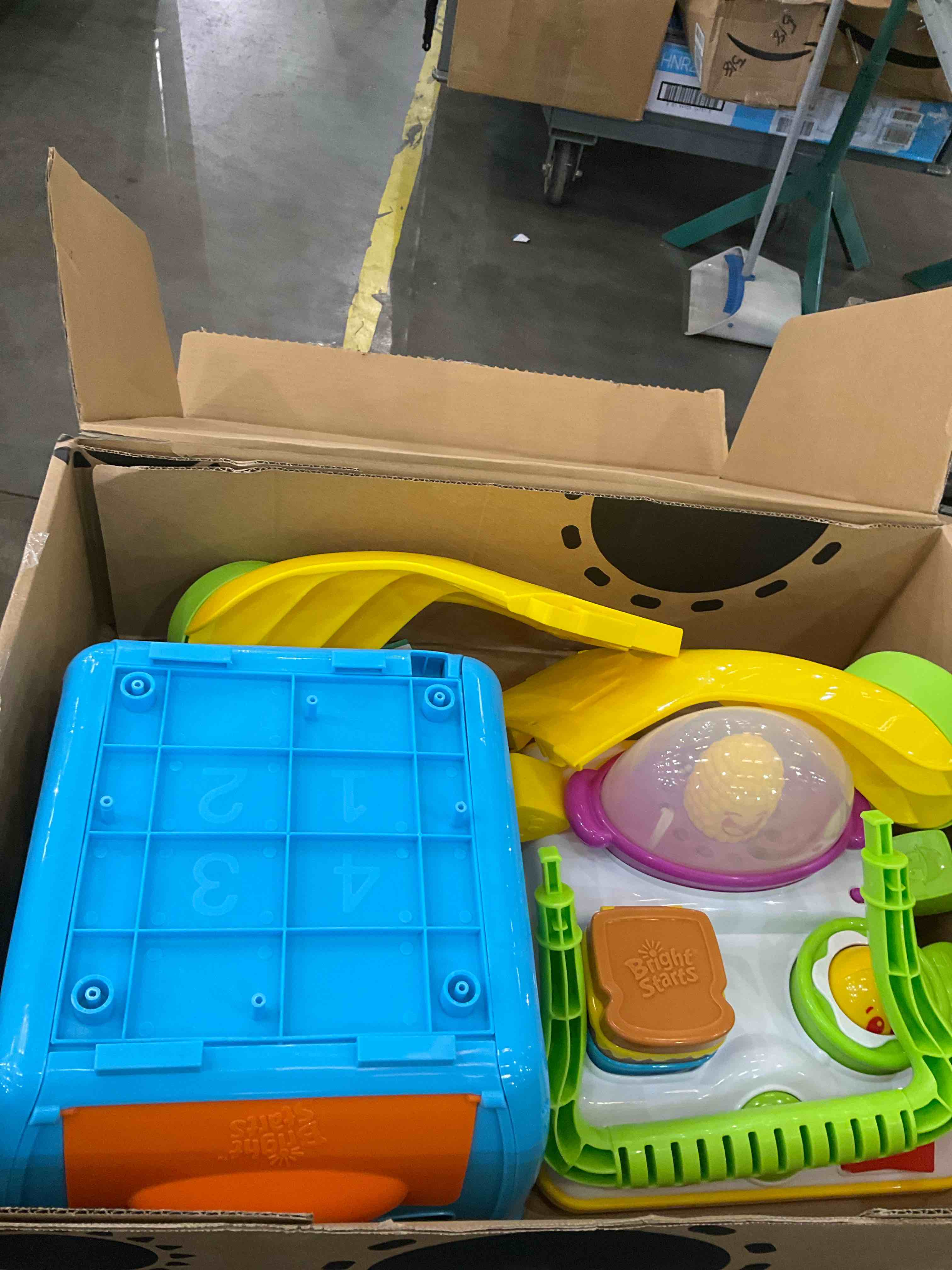 https://s3.amazonaws.com/lotting-images-prod/BargainHunt/EXS01707497_1713885397531.jpeg