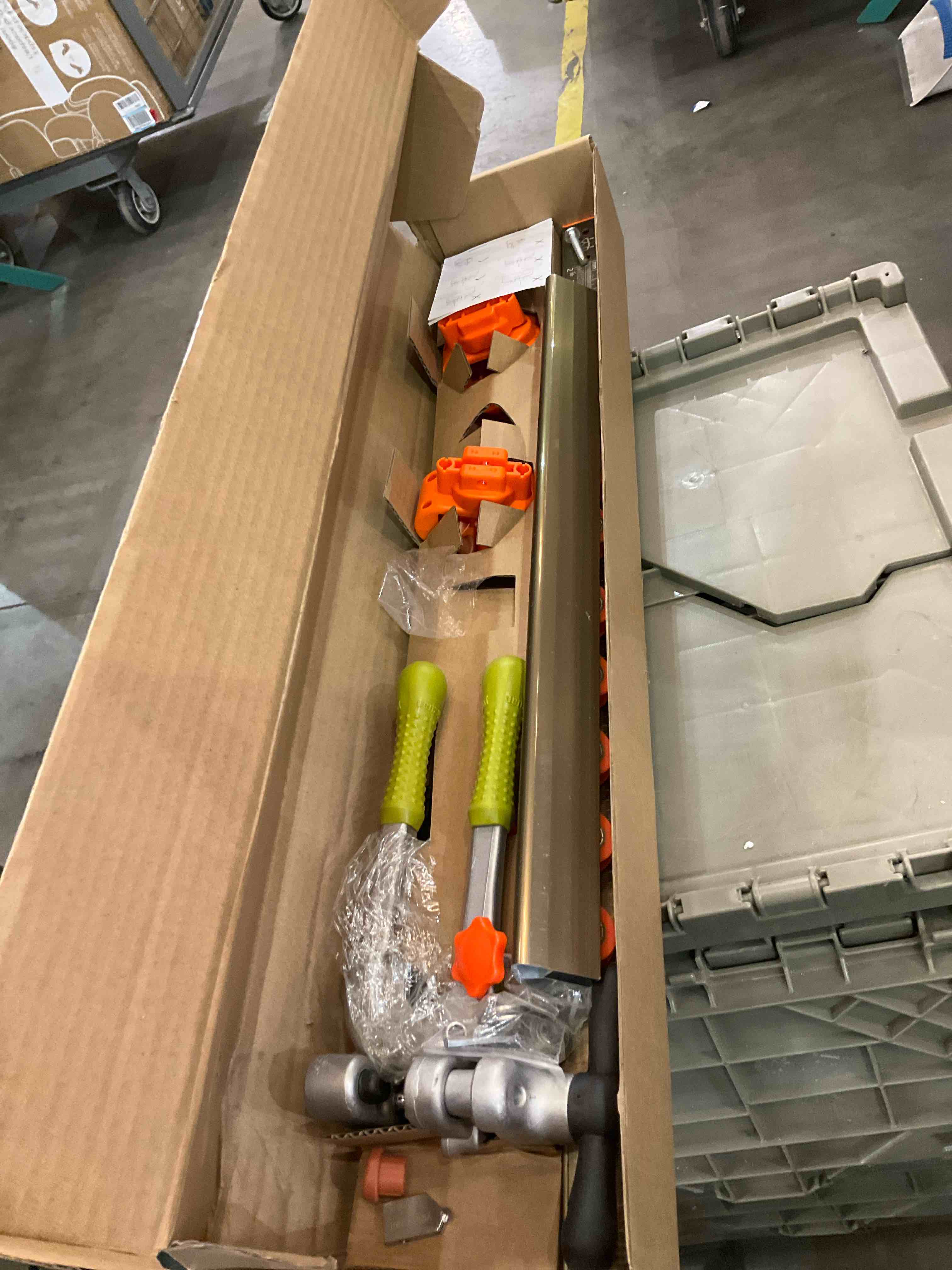 https://s3.amazonaws.com/lotting-images-prod/BargainHunt/EXS01707499_1713885878035.jpeg