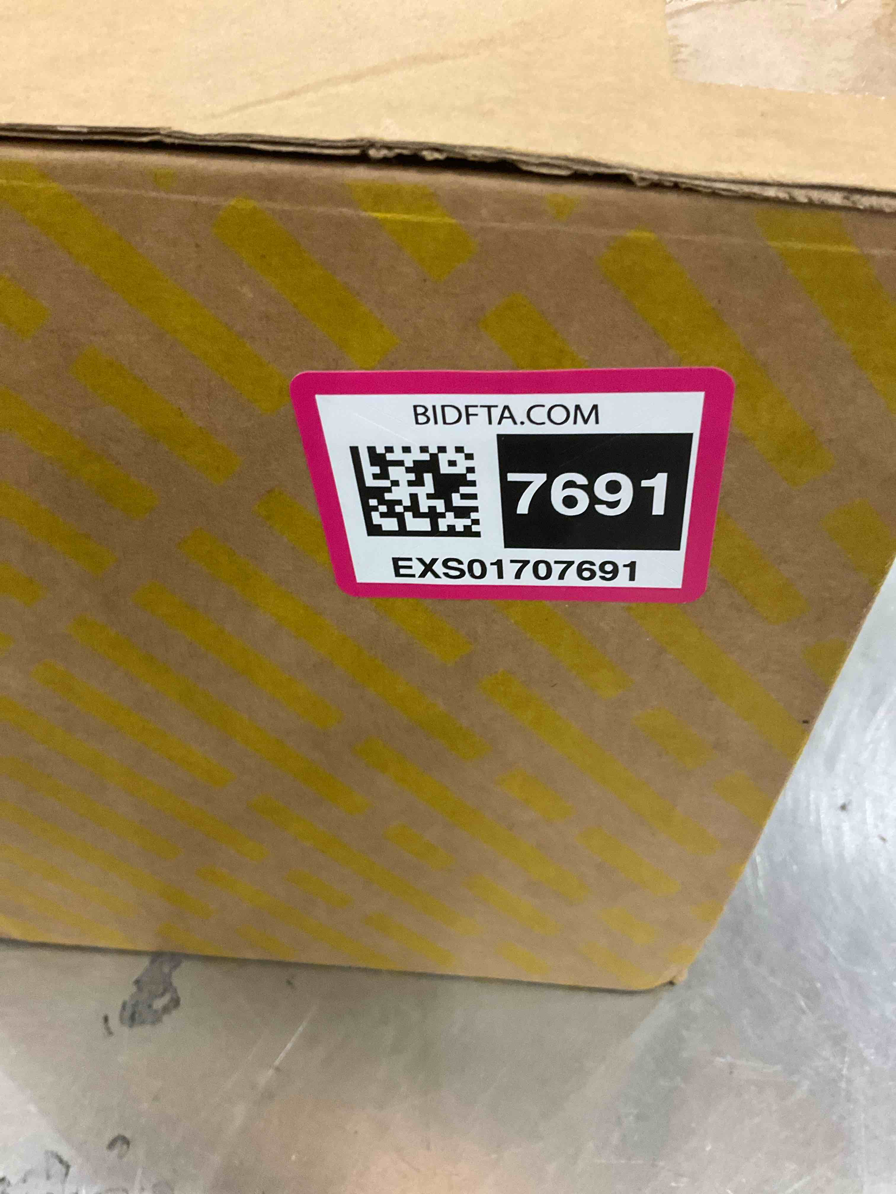 https://s3.amazonaws.com/lotting-images-prod/BargainHunt/EXS01707691_1713808164923.jpeg