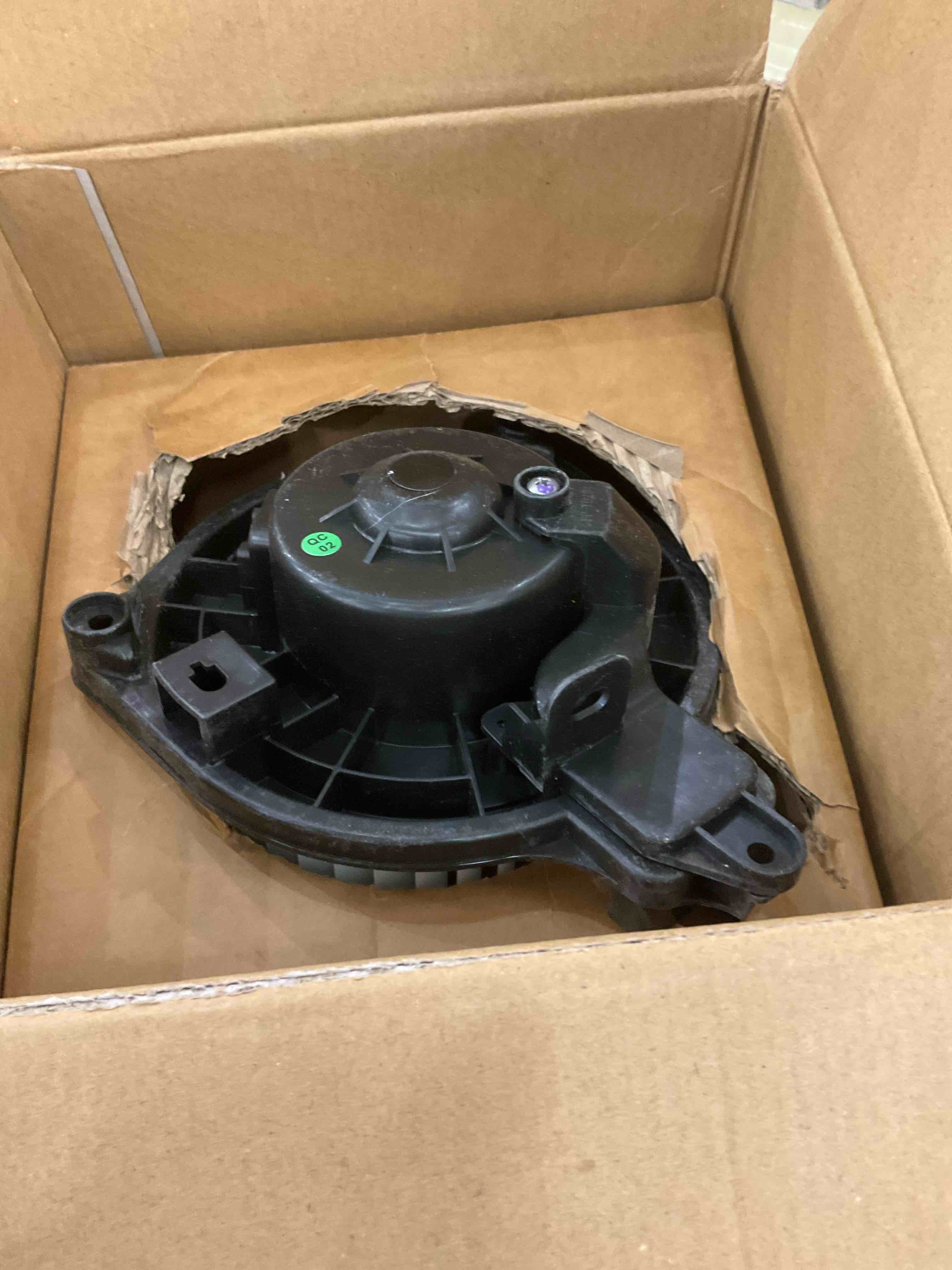 https://s3.amazonaws.com/lotting-images-prod/BargainHunt/EXS01707695_1713810380350.jpeg