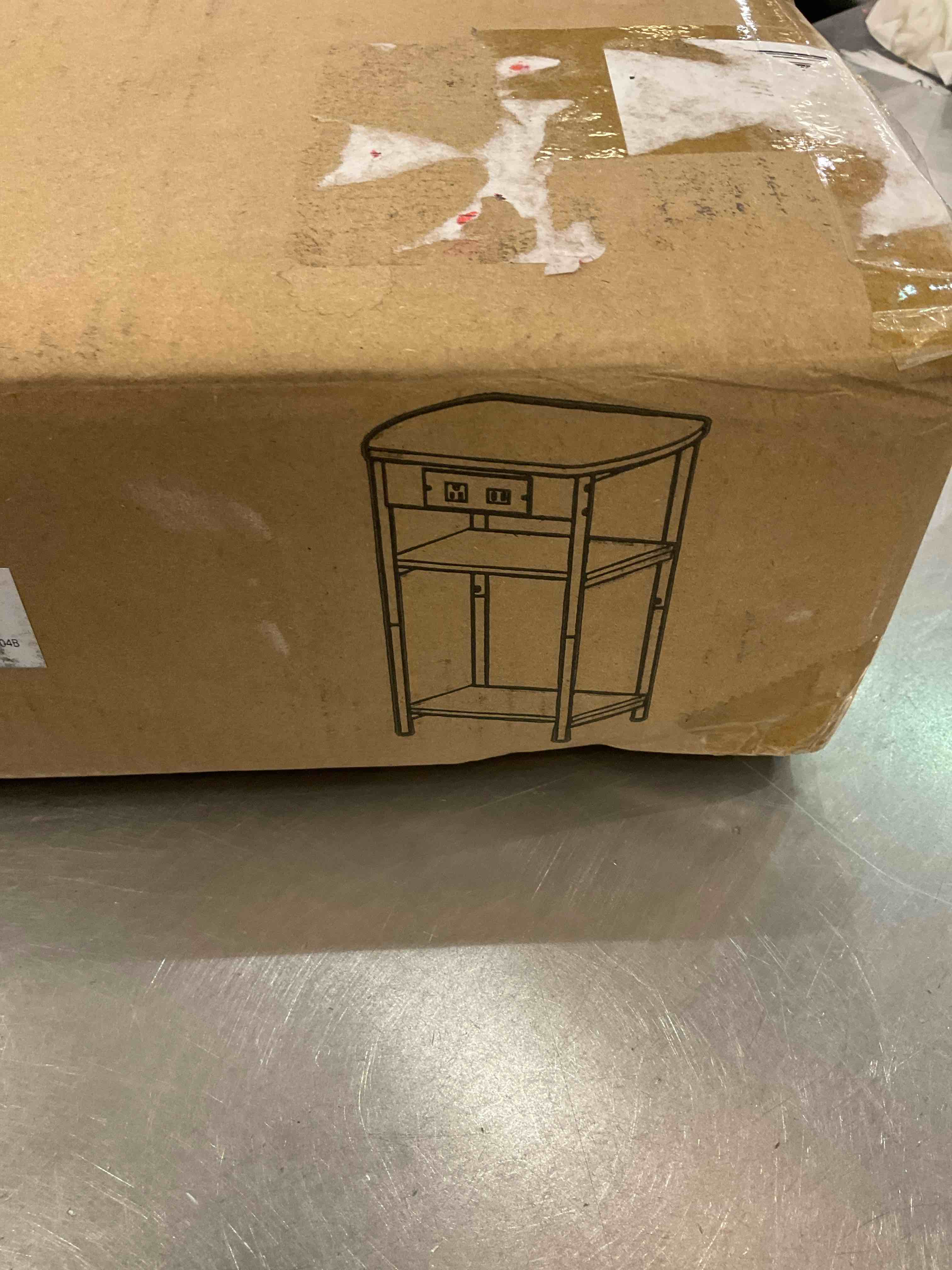 https://s3.amazonaws.com/lotting-images-prod/BargainHunt/EXS01707817_1713897404834.jpeg