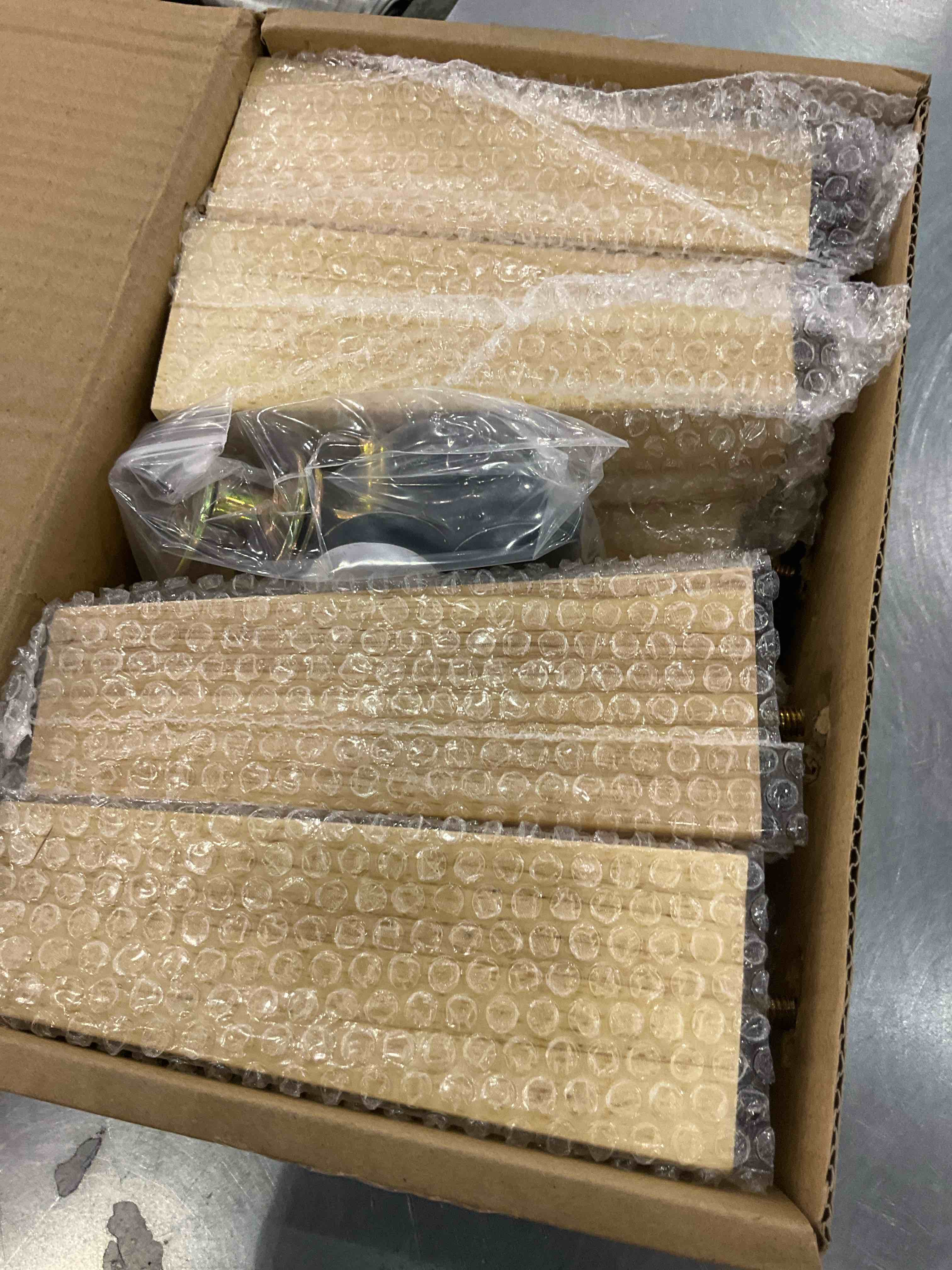 https://s3.amazonaws.com/lotting-images-prod/BargainHunt/EXS01707835_1713957768908.jpeg