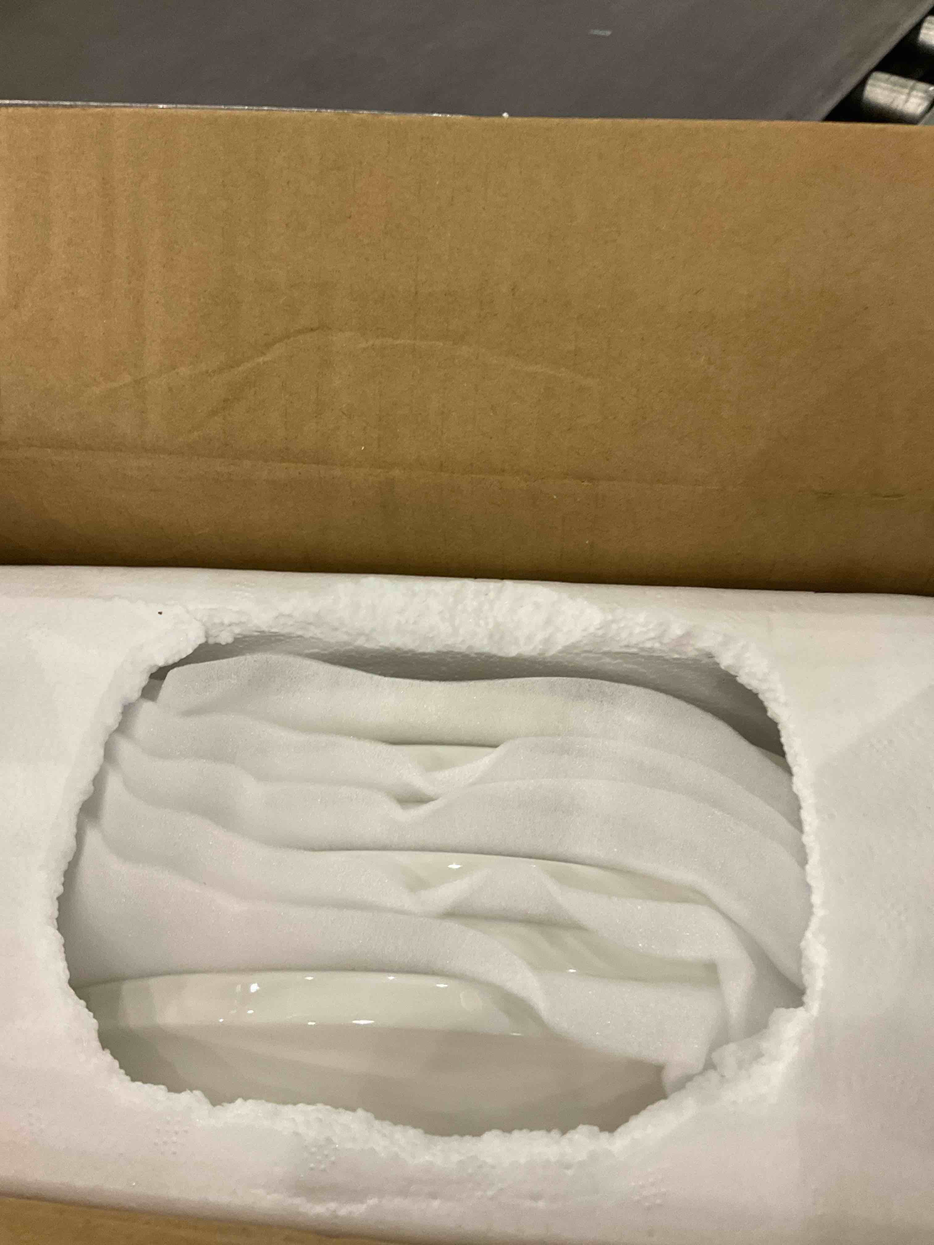 https://s3.amazonaws.com/lotting-images-prod/BargainHunt/EXS01707975_1714047588862.jpeg