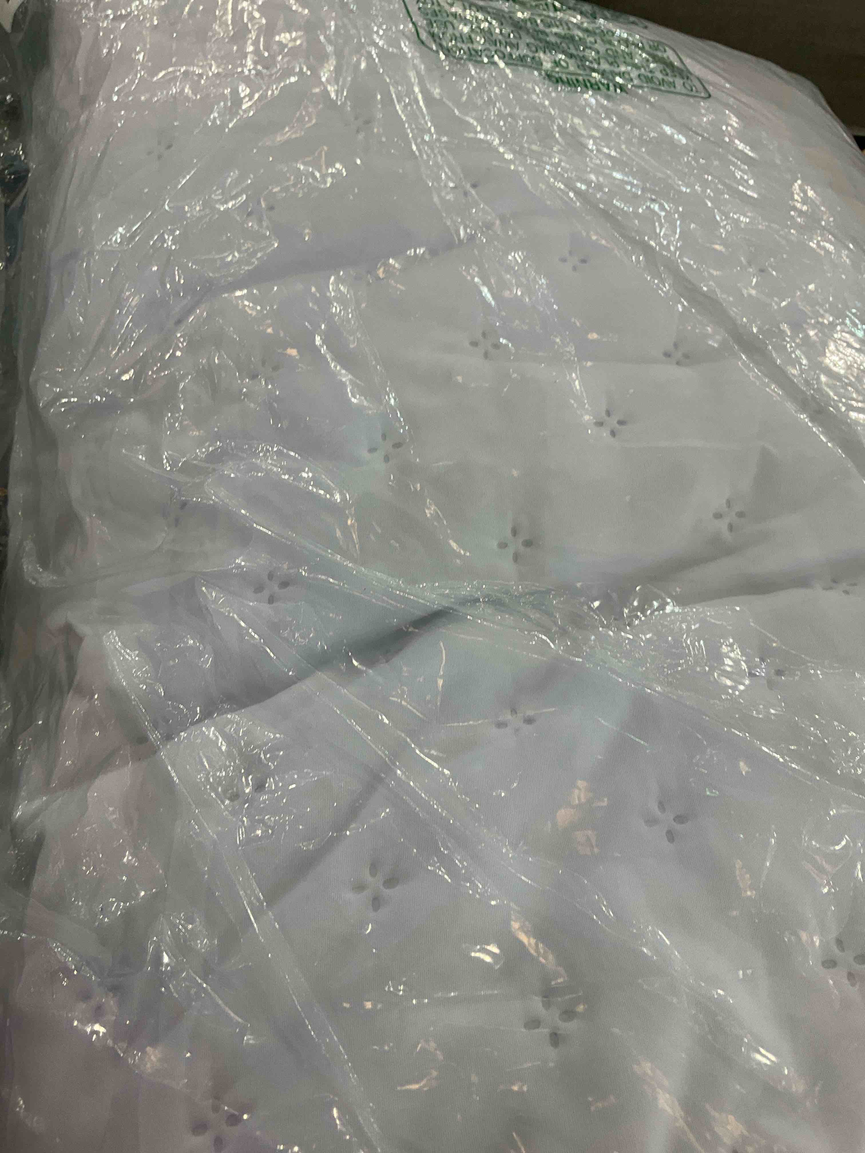 https://s3.amazonaws.com/lotting-images-prod/BargainHunt/EXS01708102_1714582908573.jpeg