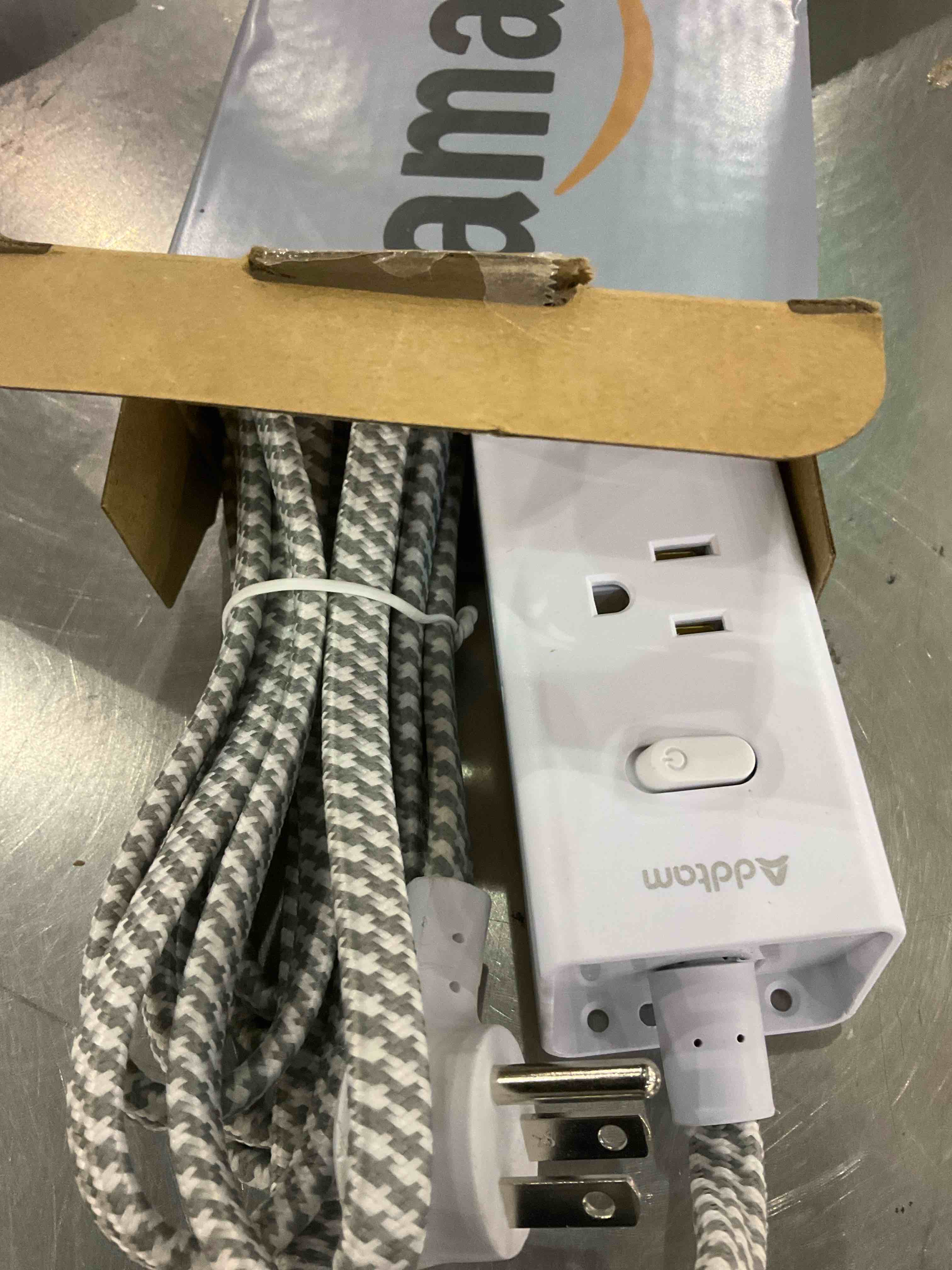 https://s3.amazonaws.com/lotting-images-prod/BargainHunt/EXS01708254_1714736430555.jpeg