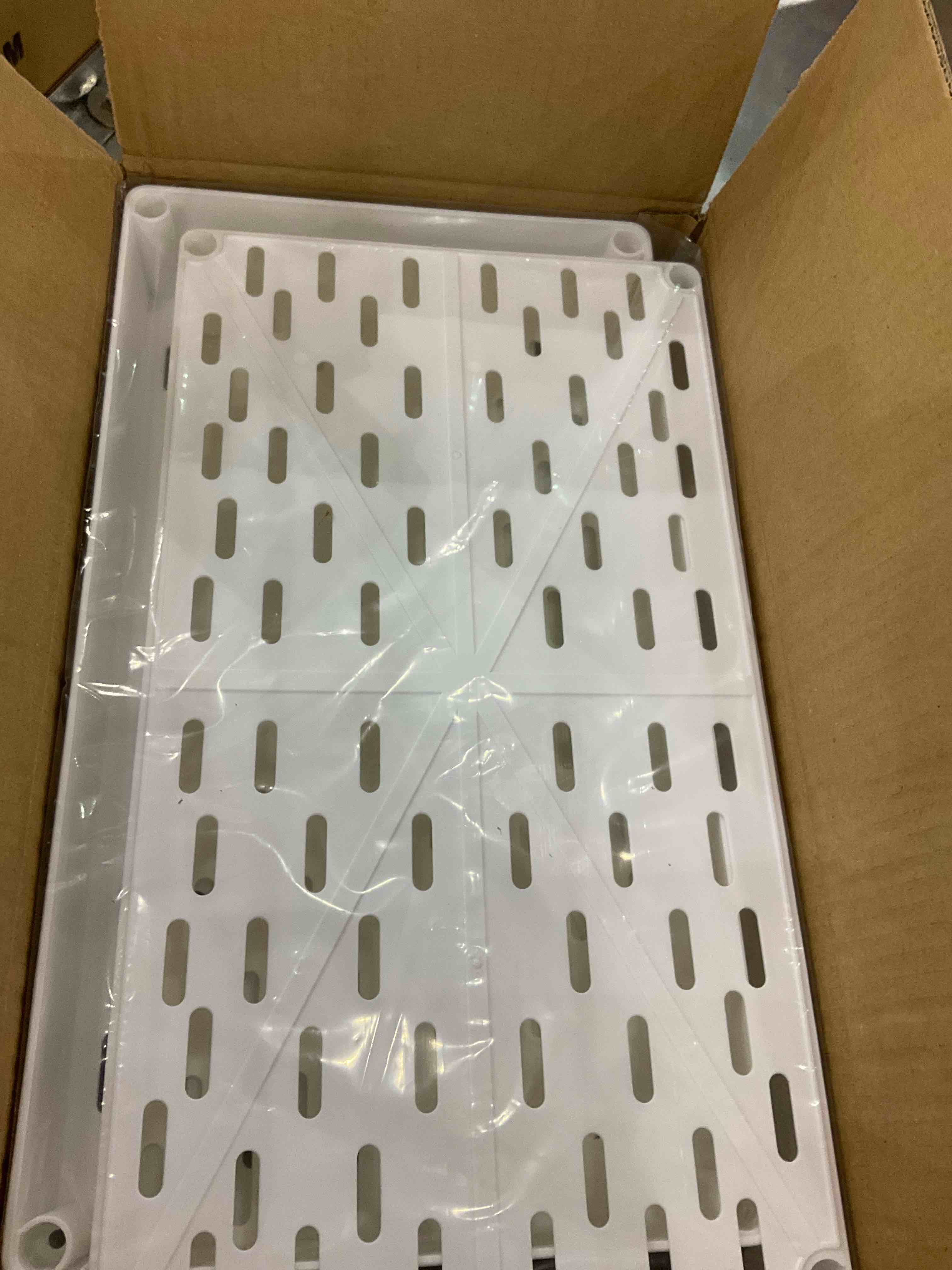 https://s3.amazonaws.com/lotting-images-prod/BargainHunt/EXS01708273_1714739169896.jpeg