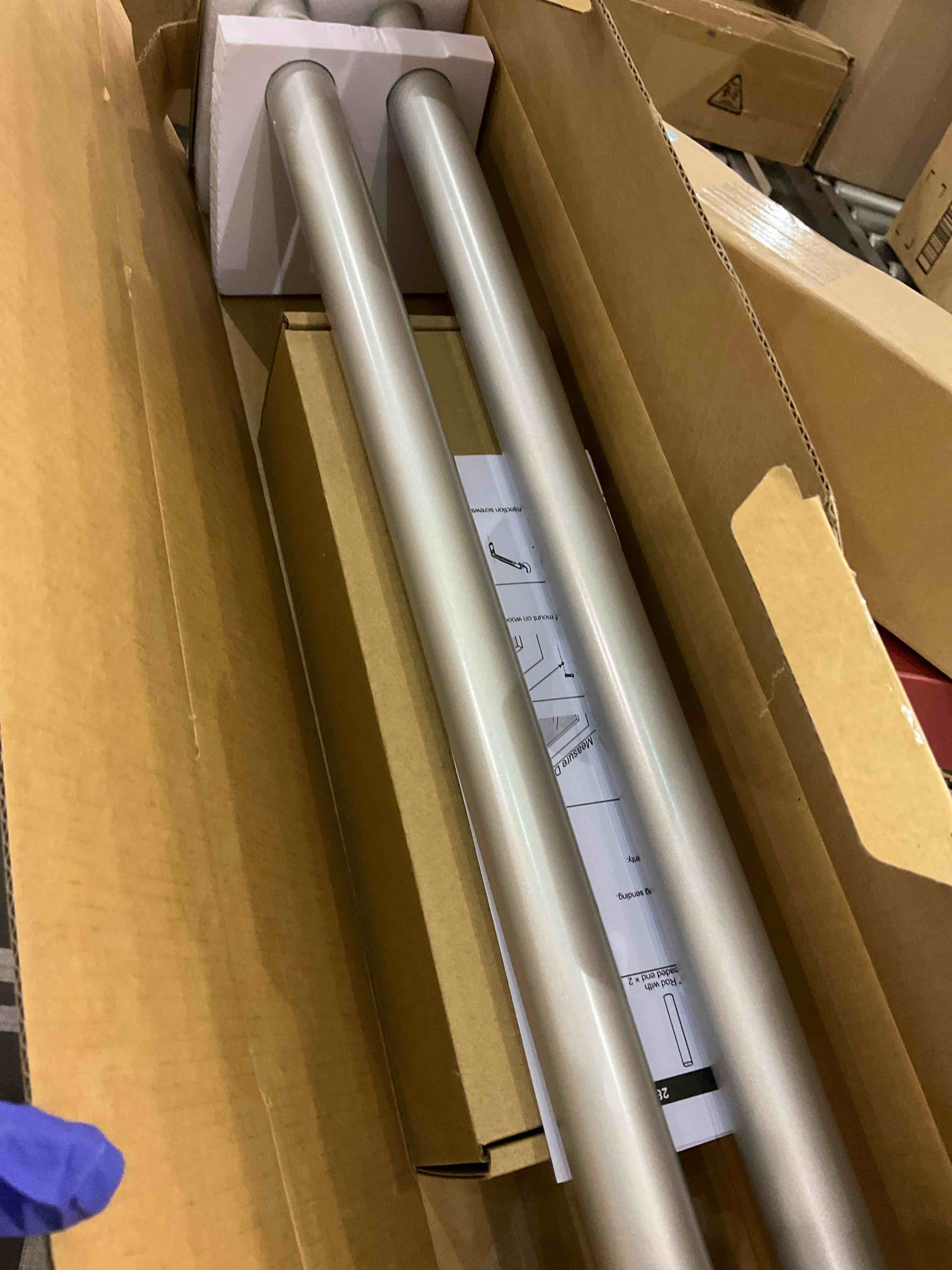 https://s3.amazonaws.com/lotting-images-prod/BargainHunt/EXS01708364_1714997760318.jpeg
