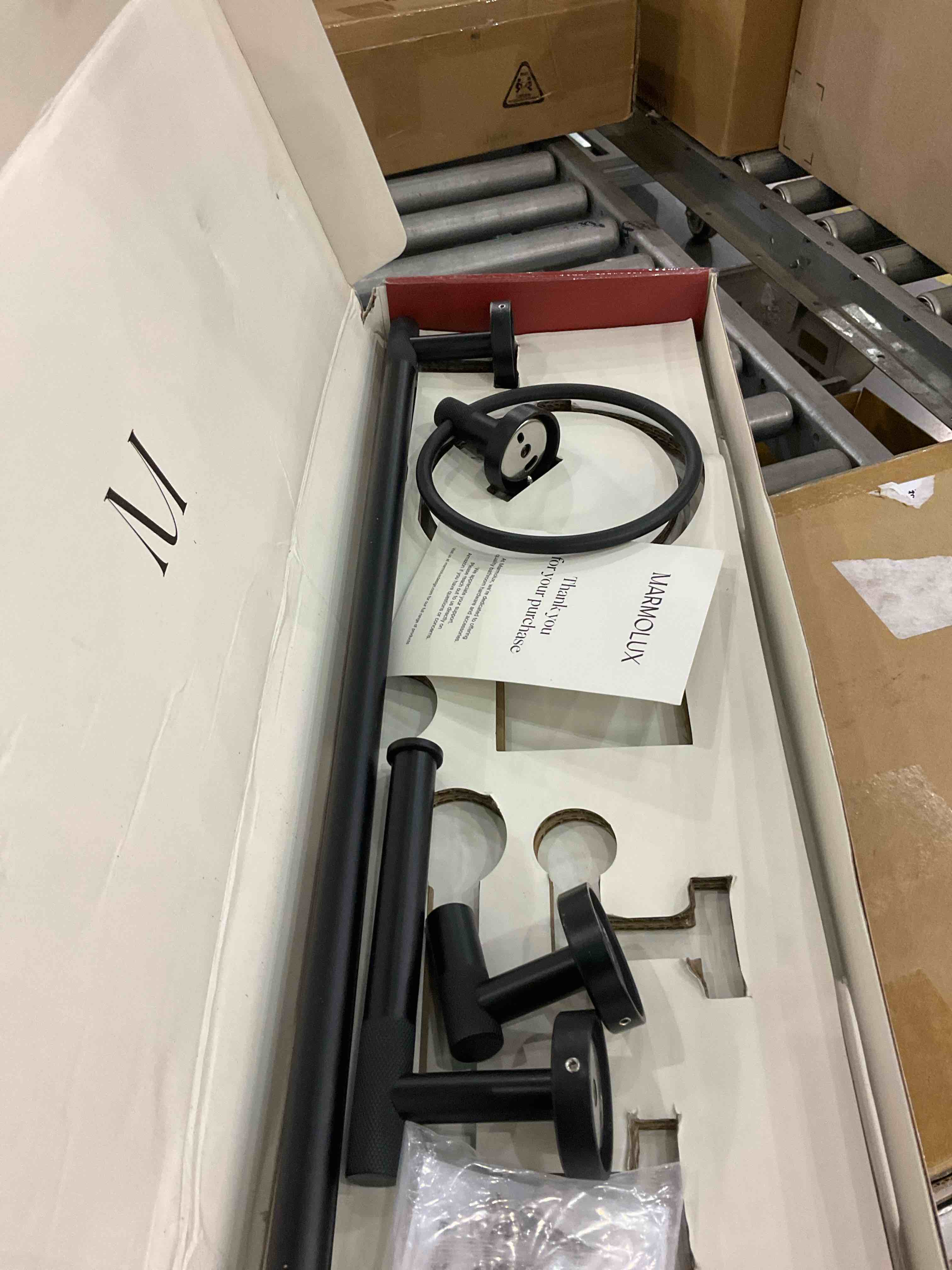 https://s3.amazonaws.com/lotting-images-prod/BargainHunt/EXS01708366_1714997910184.jpeg