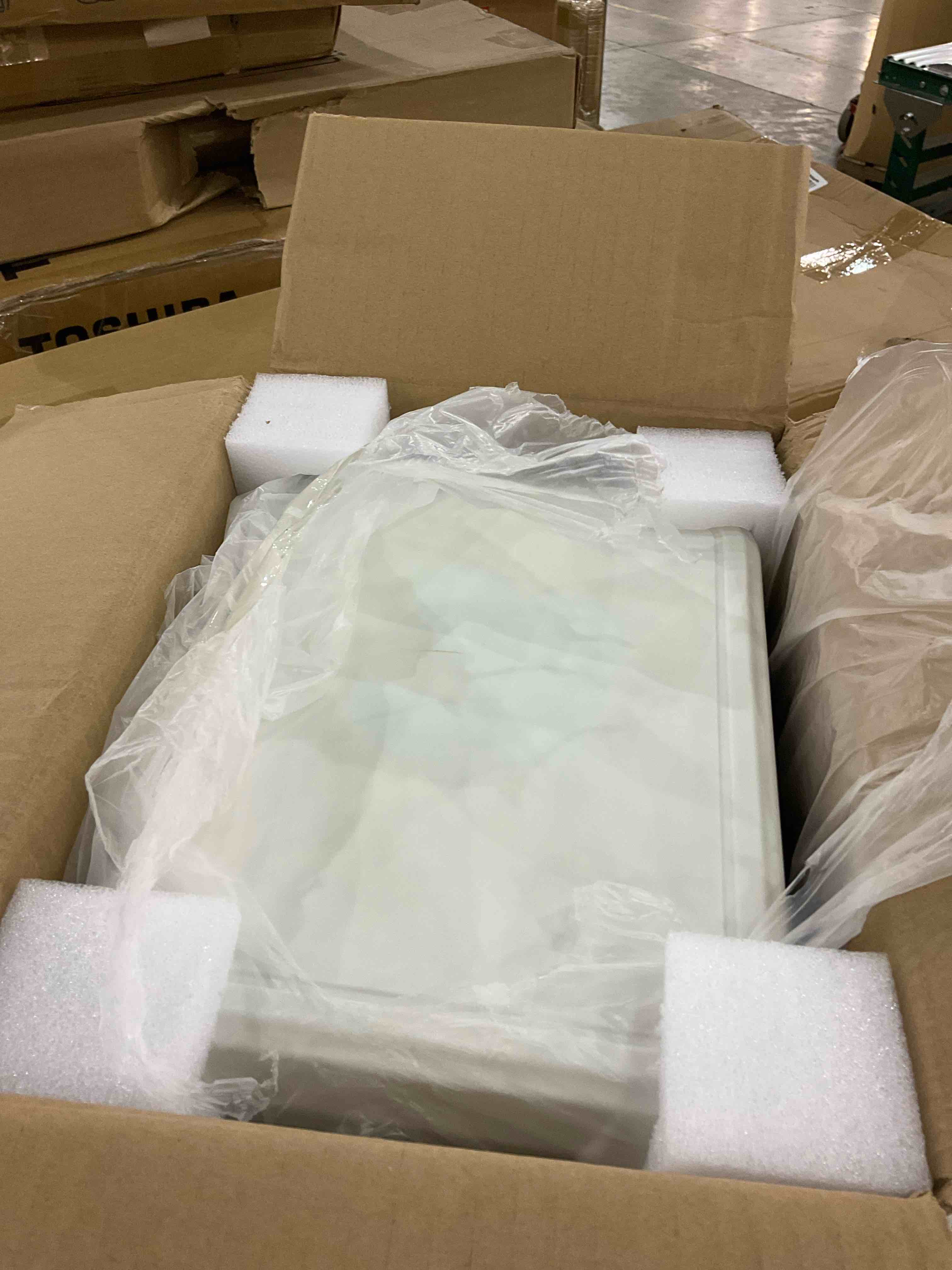 https://s3.amazonaws.com/lotting-images-prod/BargainHunt/EXS01708382_1714999629041.jpeg