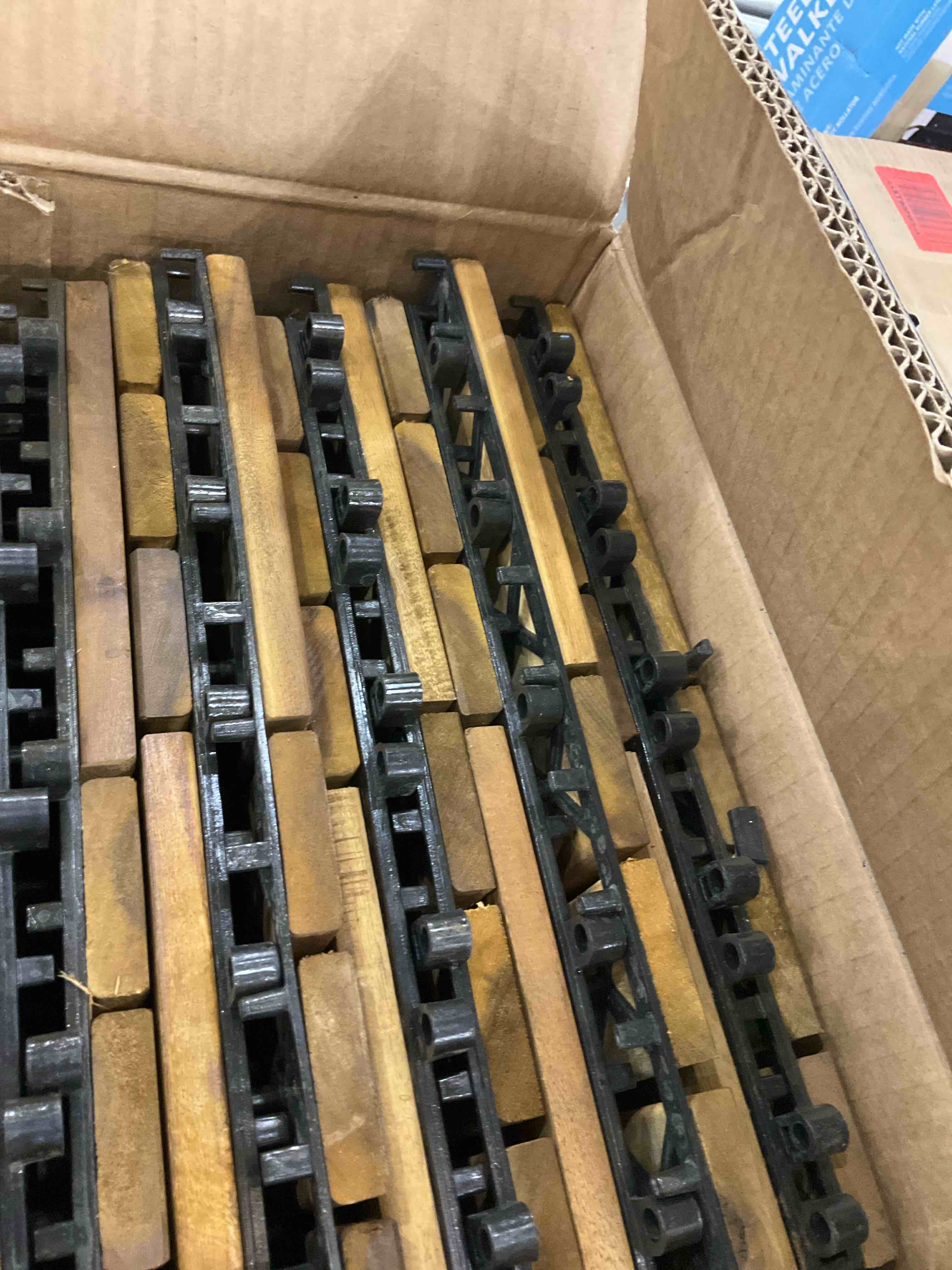 https://s3.amazonaws.com/lotting-images-prod/BargainHunt/EXS01708397_1715002797074.jpeg