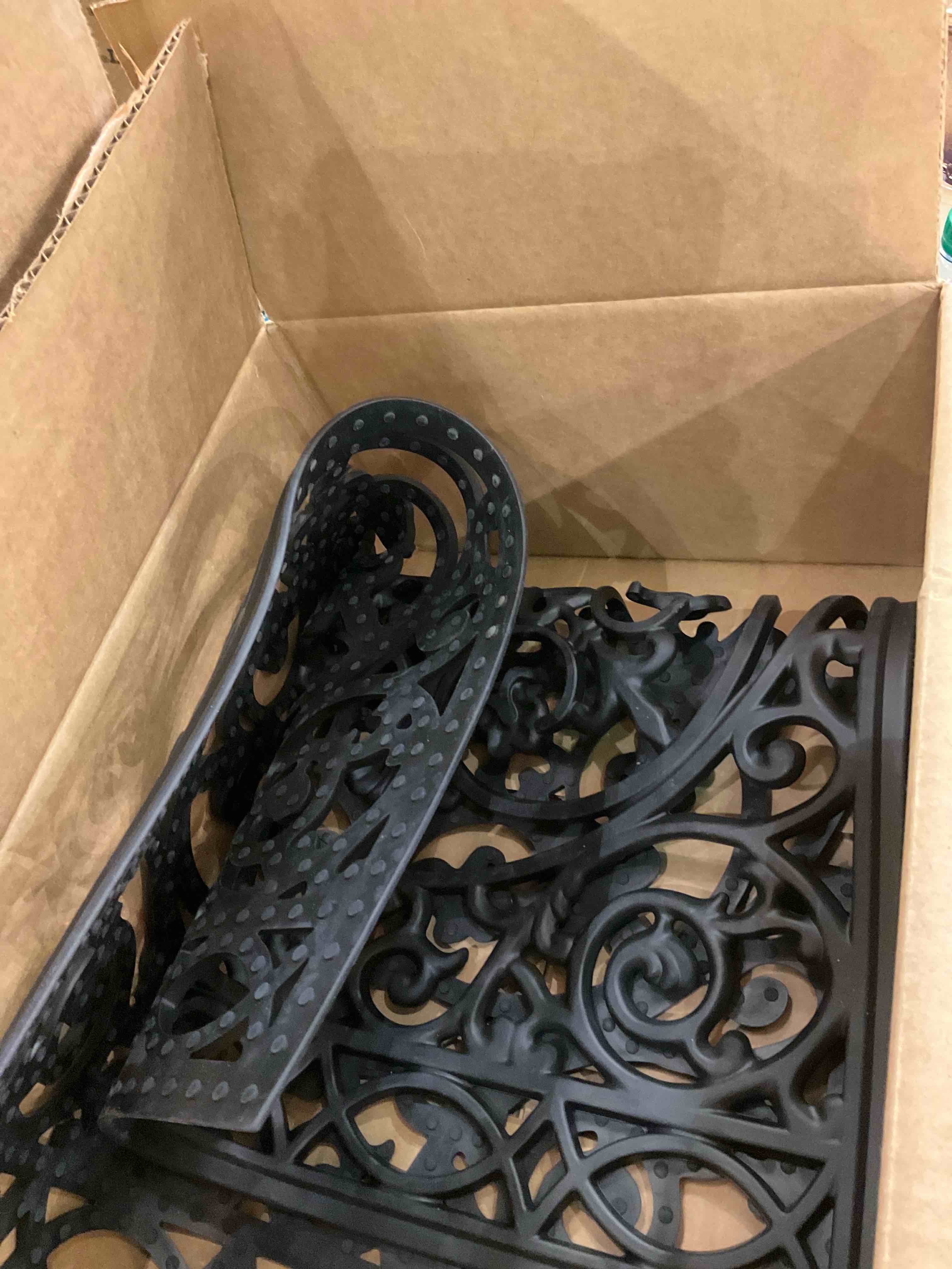 https://s3.amazonaws.com/lotting-images-prod/BargainHunt/EXS01708408_1715004226249.jpeg