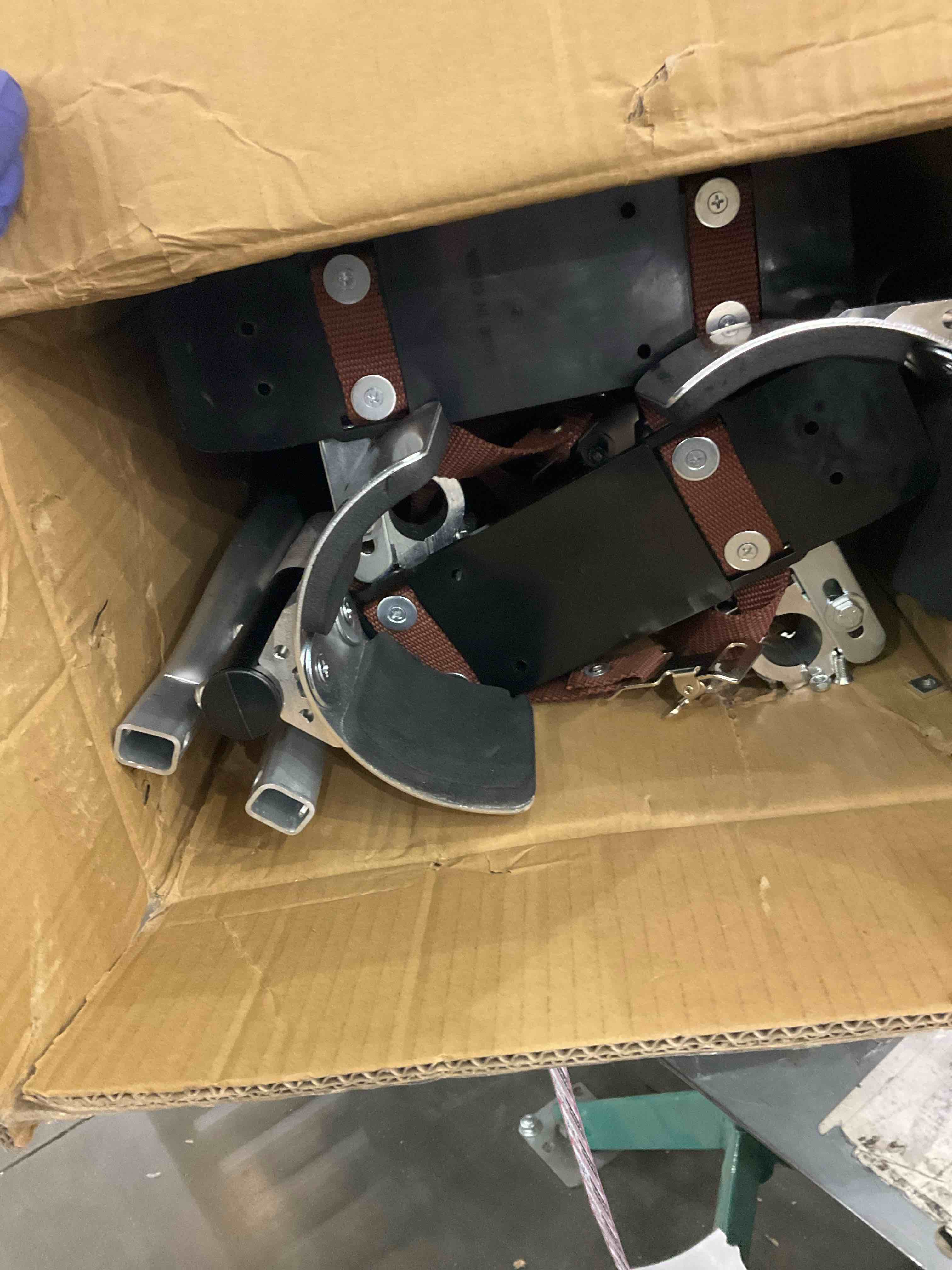 https://s3.amazonaws.com/lotting-images-prod/BargainHunt/EXS01708447_1715007720614.jpeg