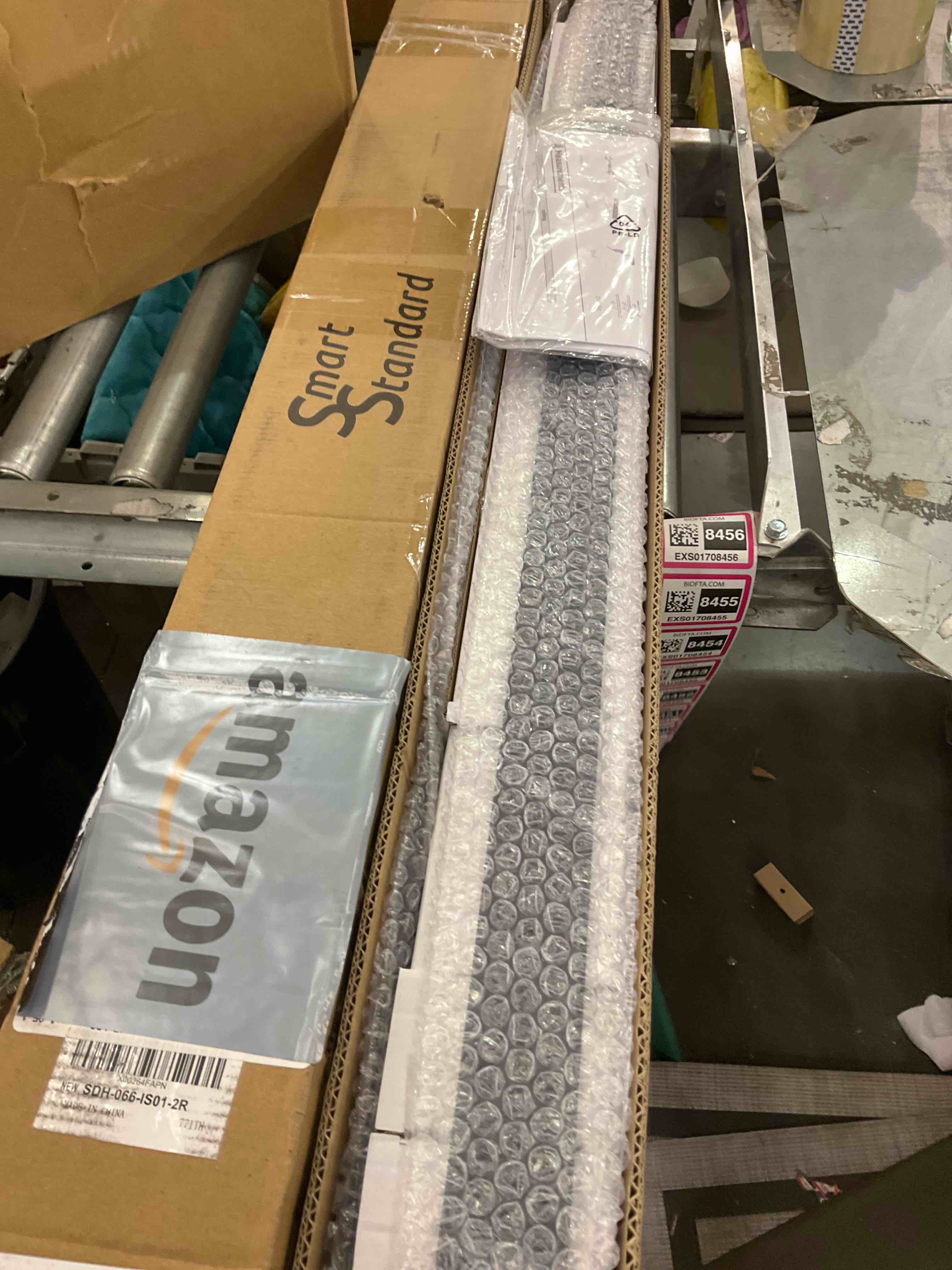 https://s3.amazonaws.com/lotting-images-prod/BargainHunt/EXS01708450_1715008062806.jpeg
