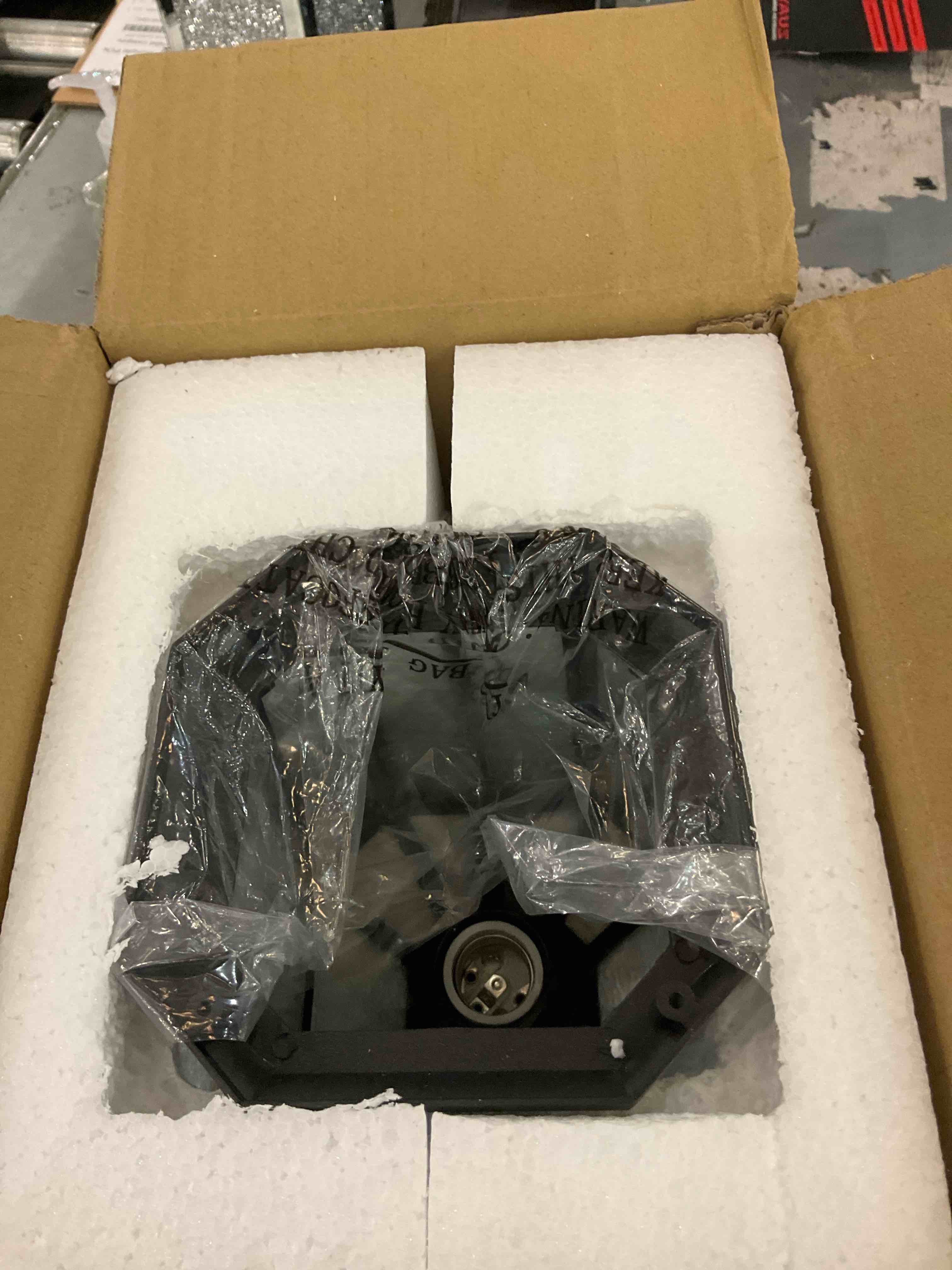 https://s3.amazonaws.com/lotting-images-prod/BargainHunt/EXS01708702_1715005067355.jpeg