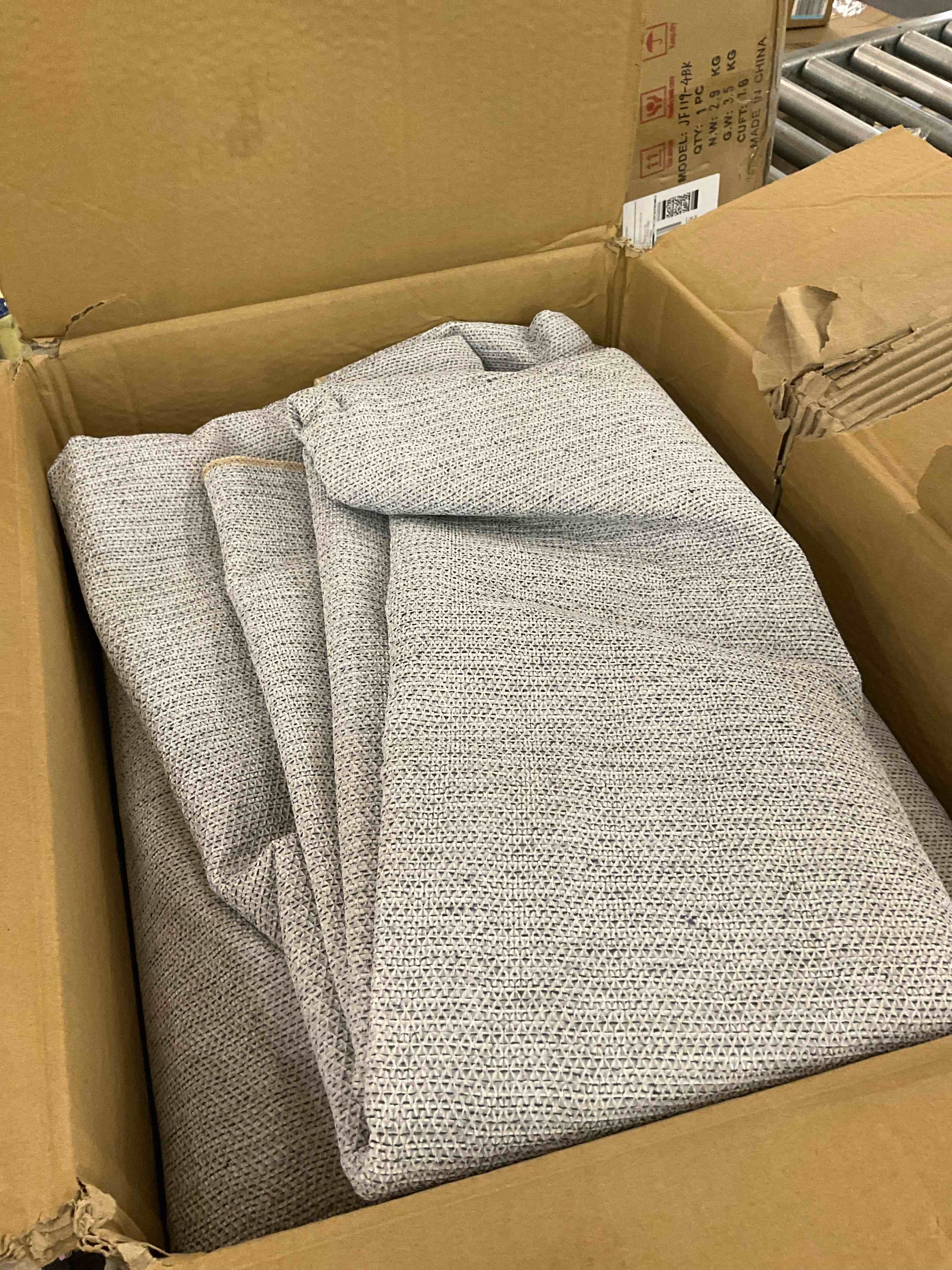 https://s3.amazonaws.com/lotting-images-prod/BargainHunt/EXS01708727_1715007713070.jpeg