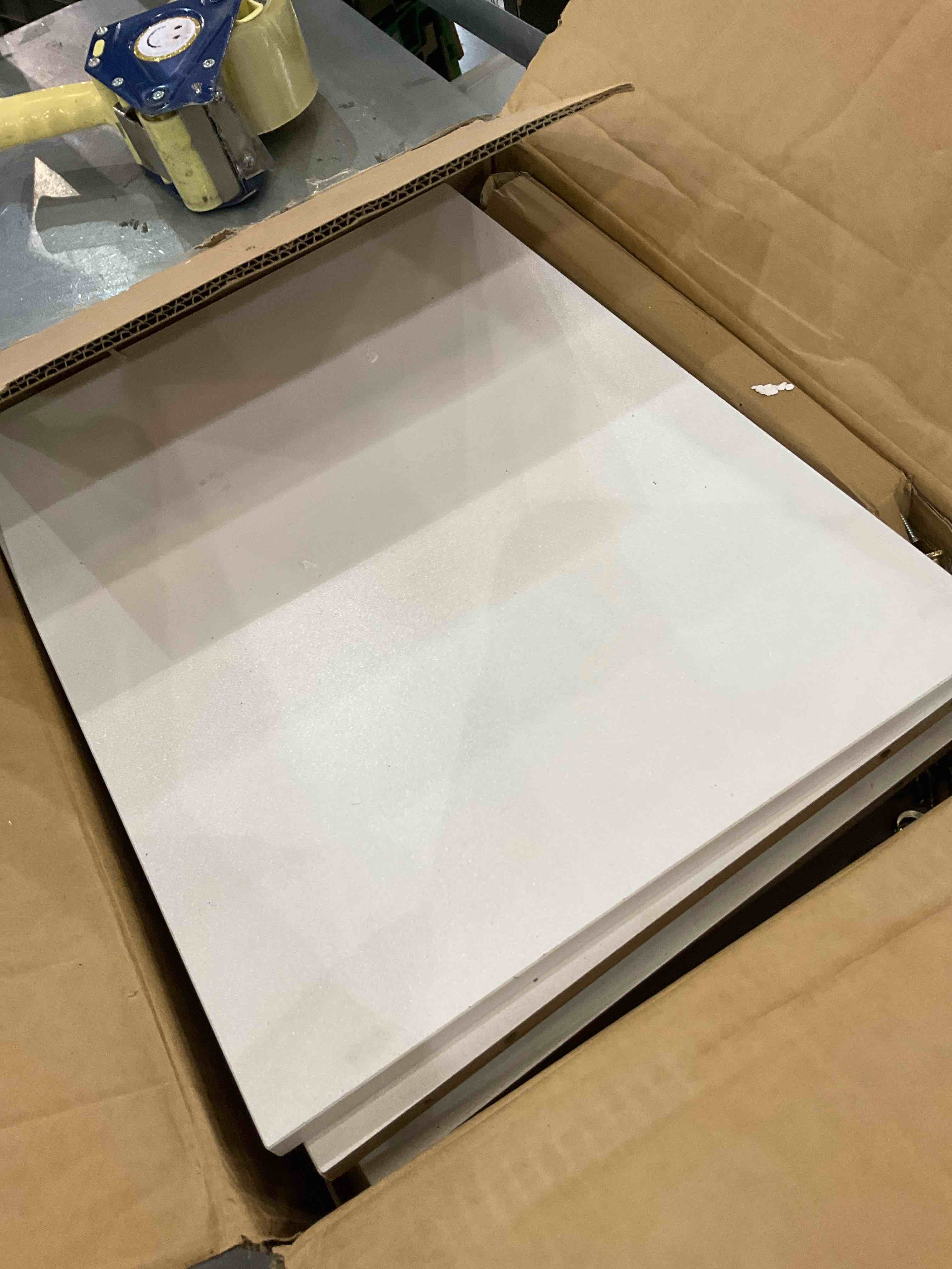 https://s3.amazonaws.com/lotting-images-prod/BargainHunt/EXS01708877_1715090481344.jpeg