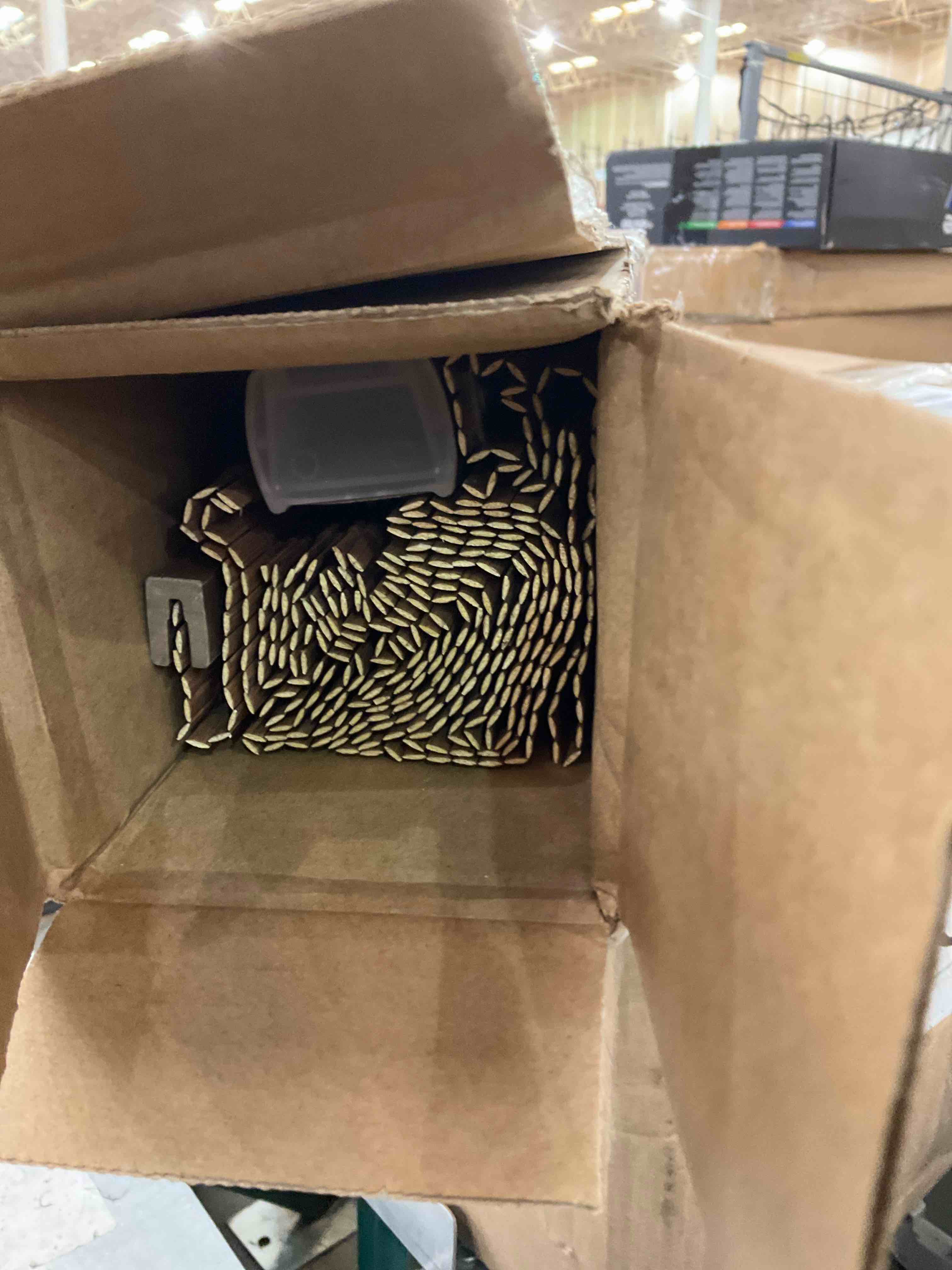 https://s3.amazonaws.com/lotting-images-prod/BargainHunt/EXS01708949_1715101151003.jpeg