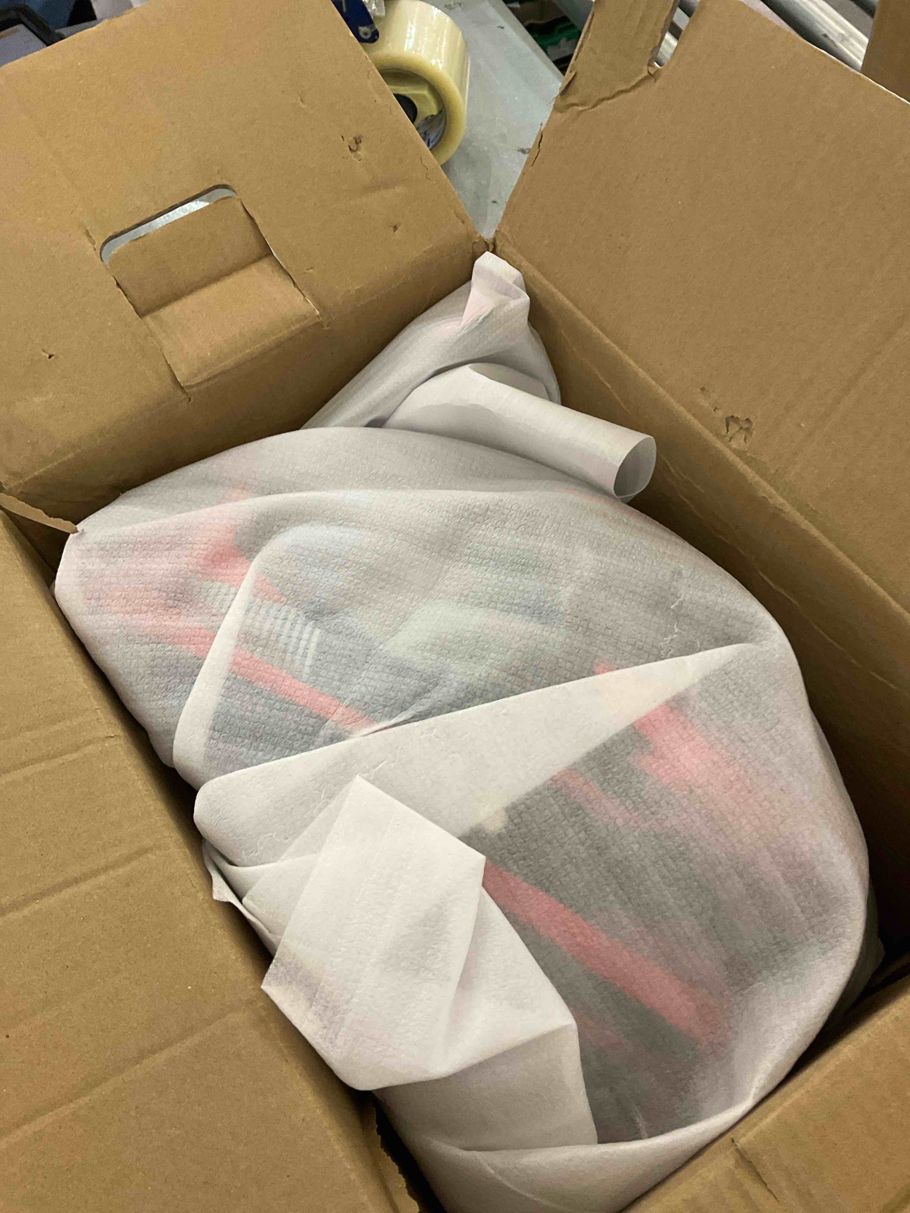 https://s3.amazonaws.com/lotting-images-prod/BargainHunt/EXS01708983_1715106405155.jpeg