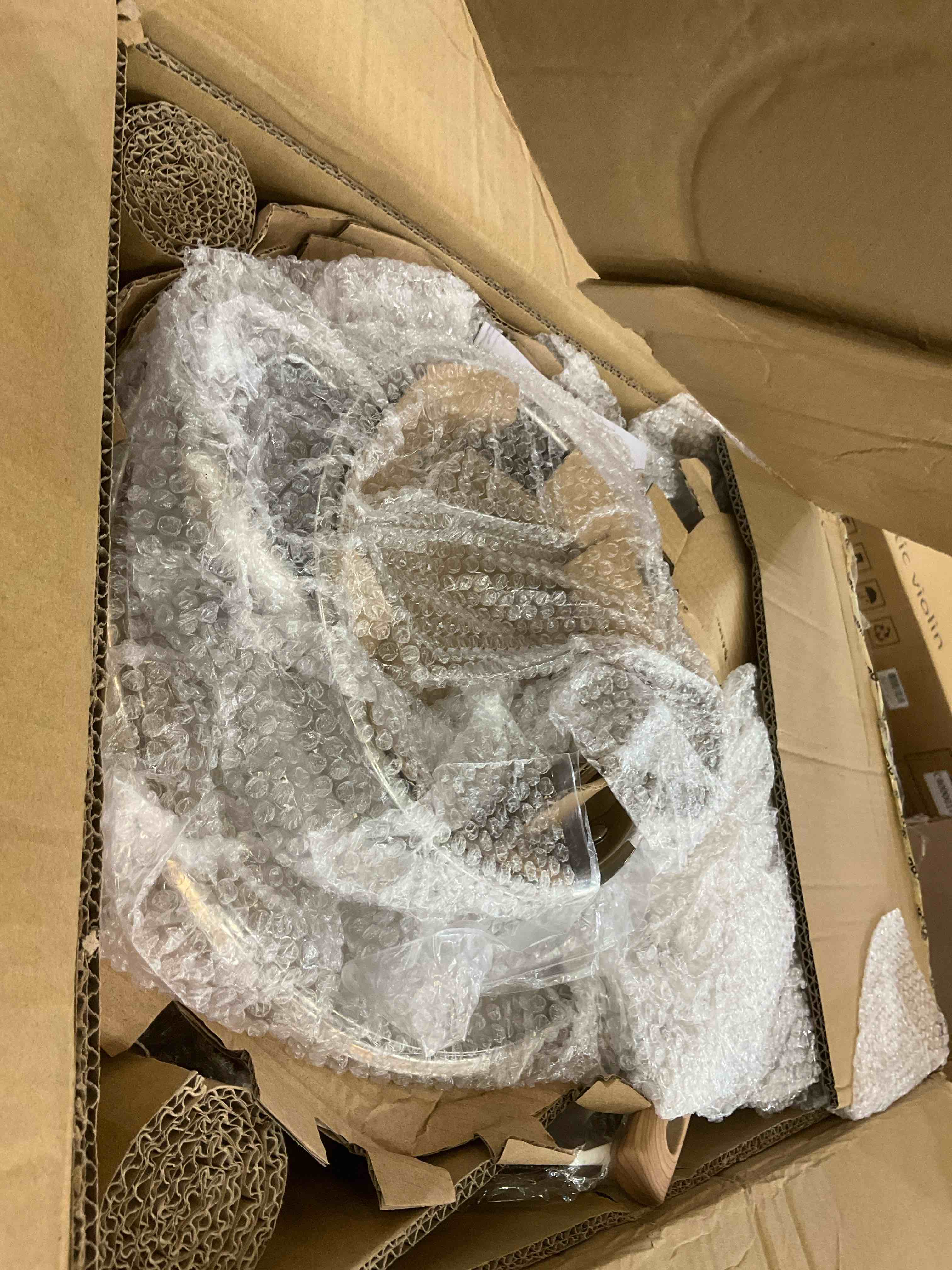https://s3.amazonaws.com/lotting-images-prod/BargainHunt/EXS01709054_1713286371398.jpeg