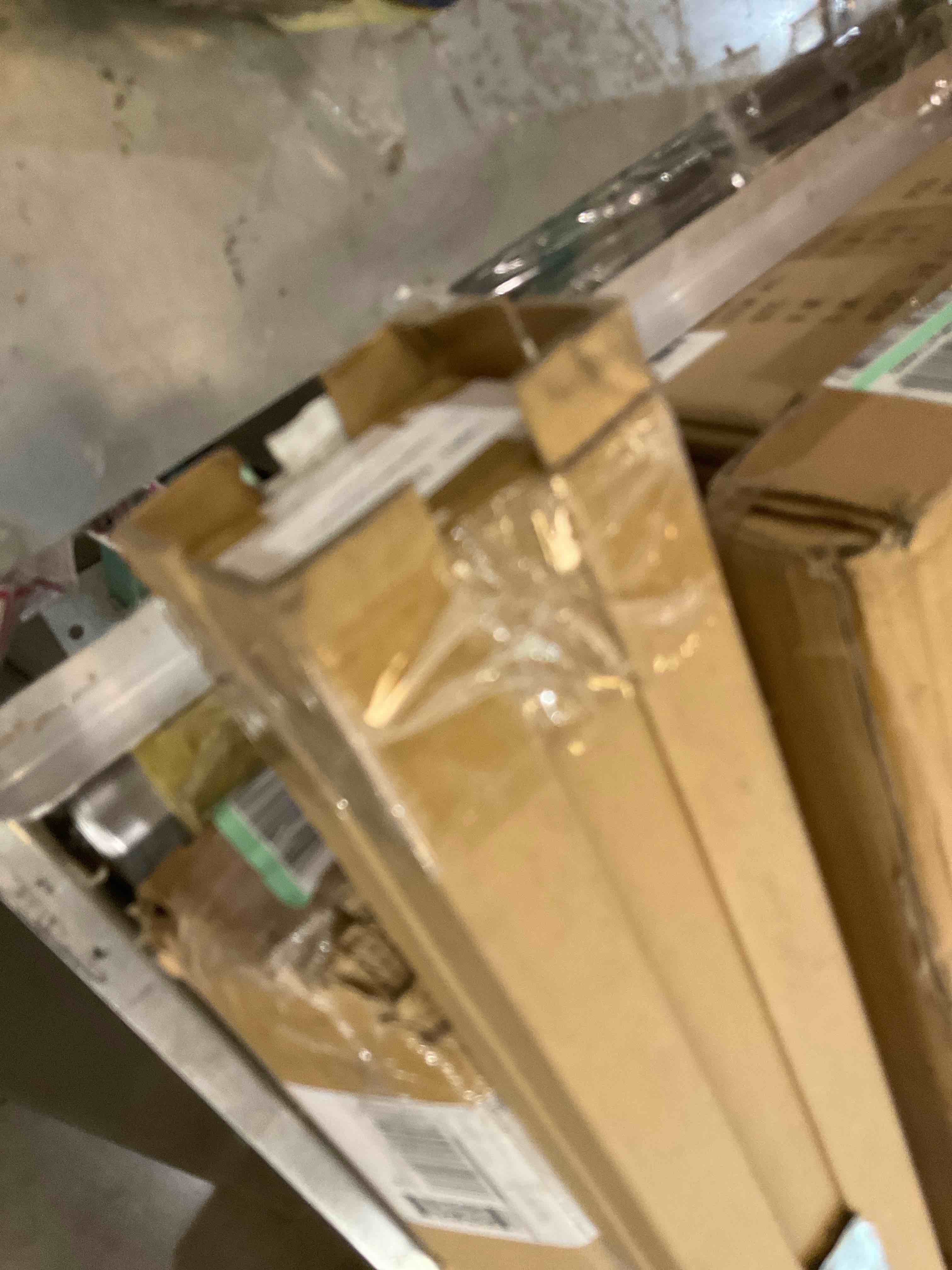 https://s3.amazonaws.com/lotting-images-prod/BargainHunt/EXS01709070_1713289493719.jpeg