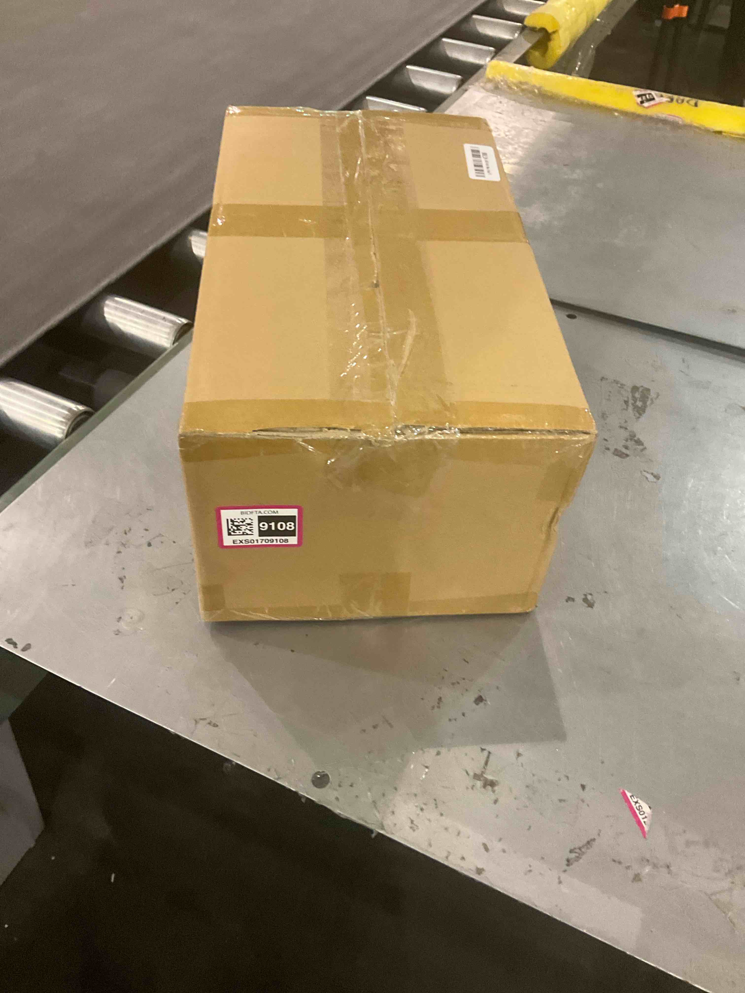 https://s3.amazonaws.com/lotting-images-prod/BargainHunt/EXS01709108_1714999776671.jpeg