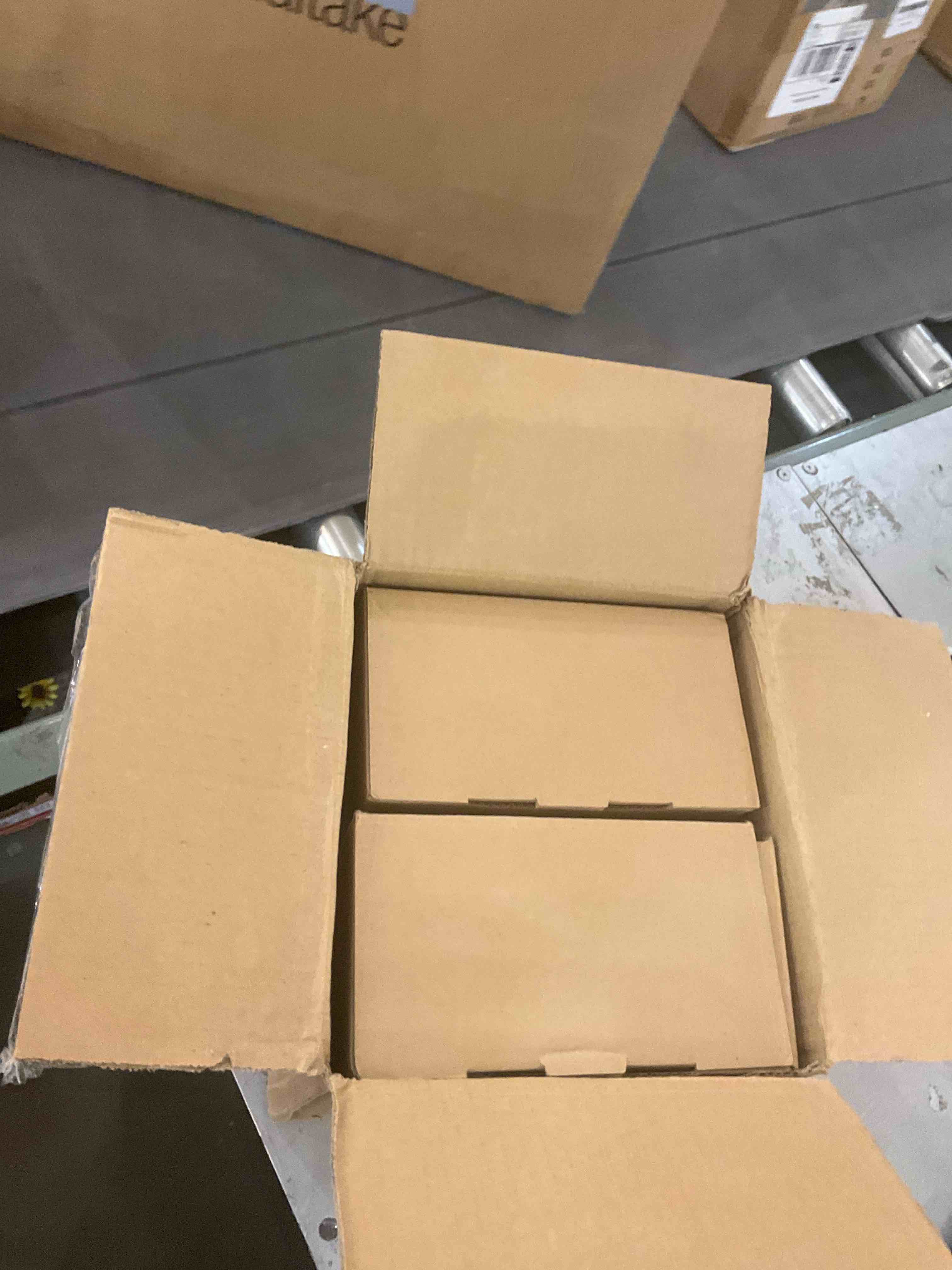 https://s3.amazonaws.com/lotting-images-prod/BargainHunt/EXS01709147_1715004885723.jpeg