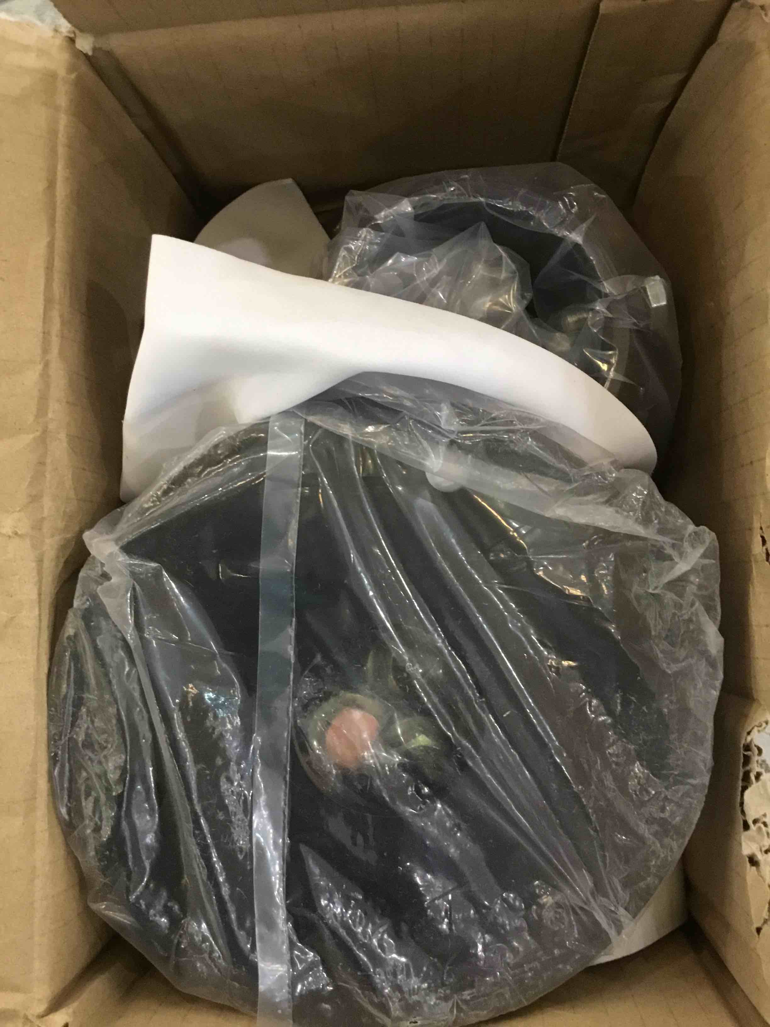 Insaga Chain Link Fence Pole Floor Flange, 2.5" Base Flange, Heavy Solid Fence Post Concrete Mount for Holding The Fence/Mailbox/Flag Round Post, Bolts/Side Screws are Included, 2Pieces