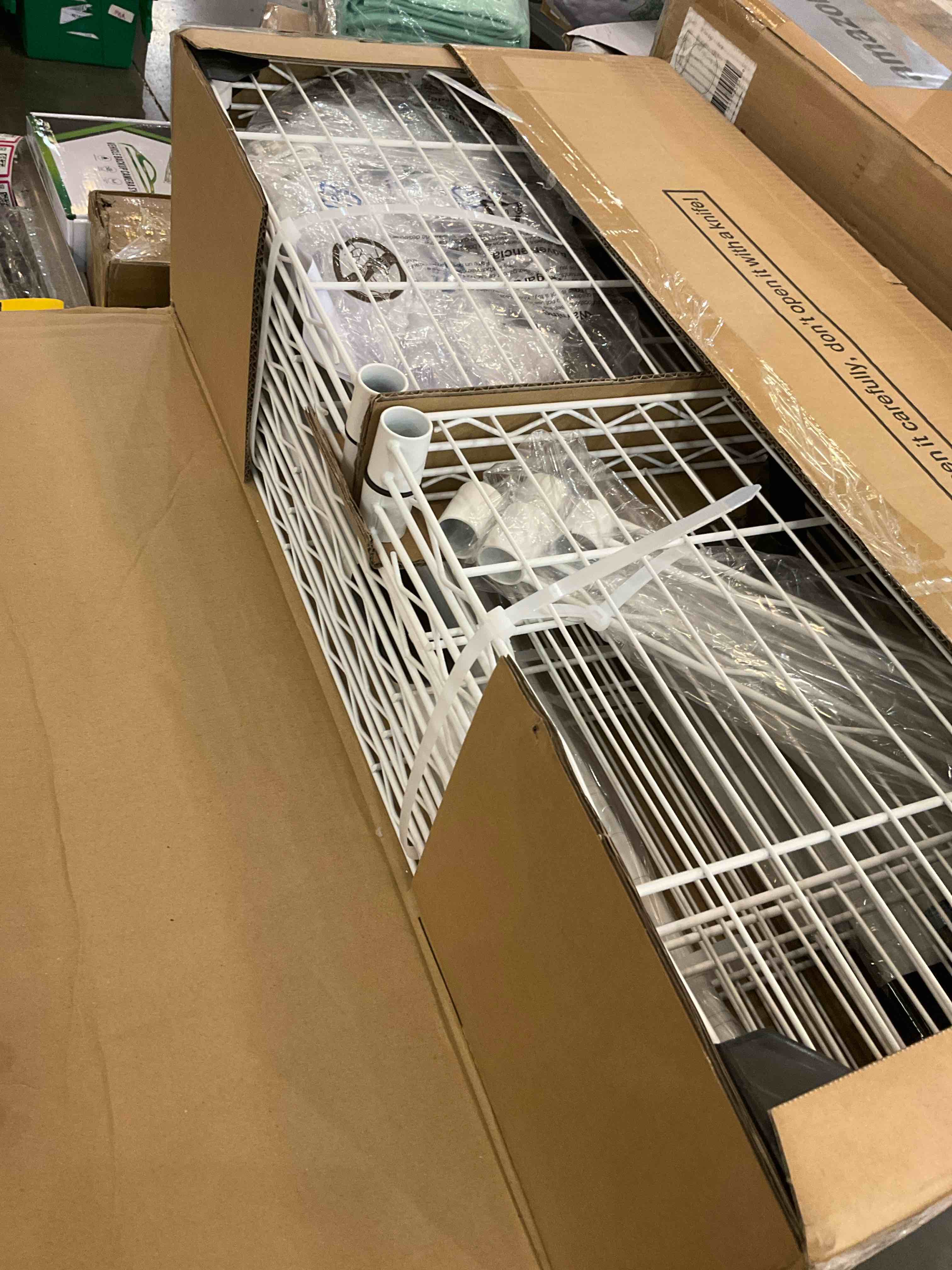 https://s3.amazonaws.com/lotting-images-prod/BargainHunt/EXS01709405_1715279726987.jpeg