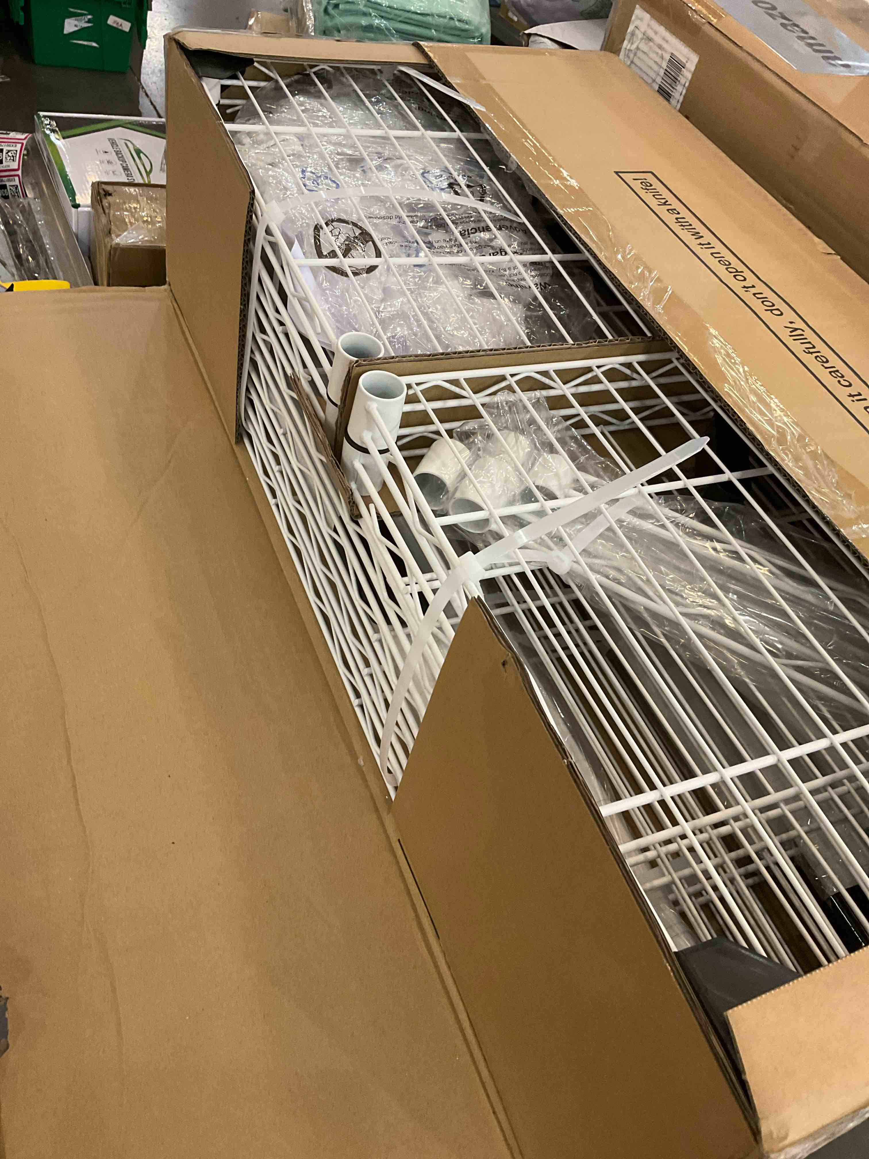 https://s3.amazonaws.com/lotting-images-prod/BargainHunt/EXS01709405_1715279728081.jpeg