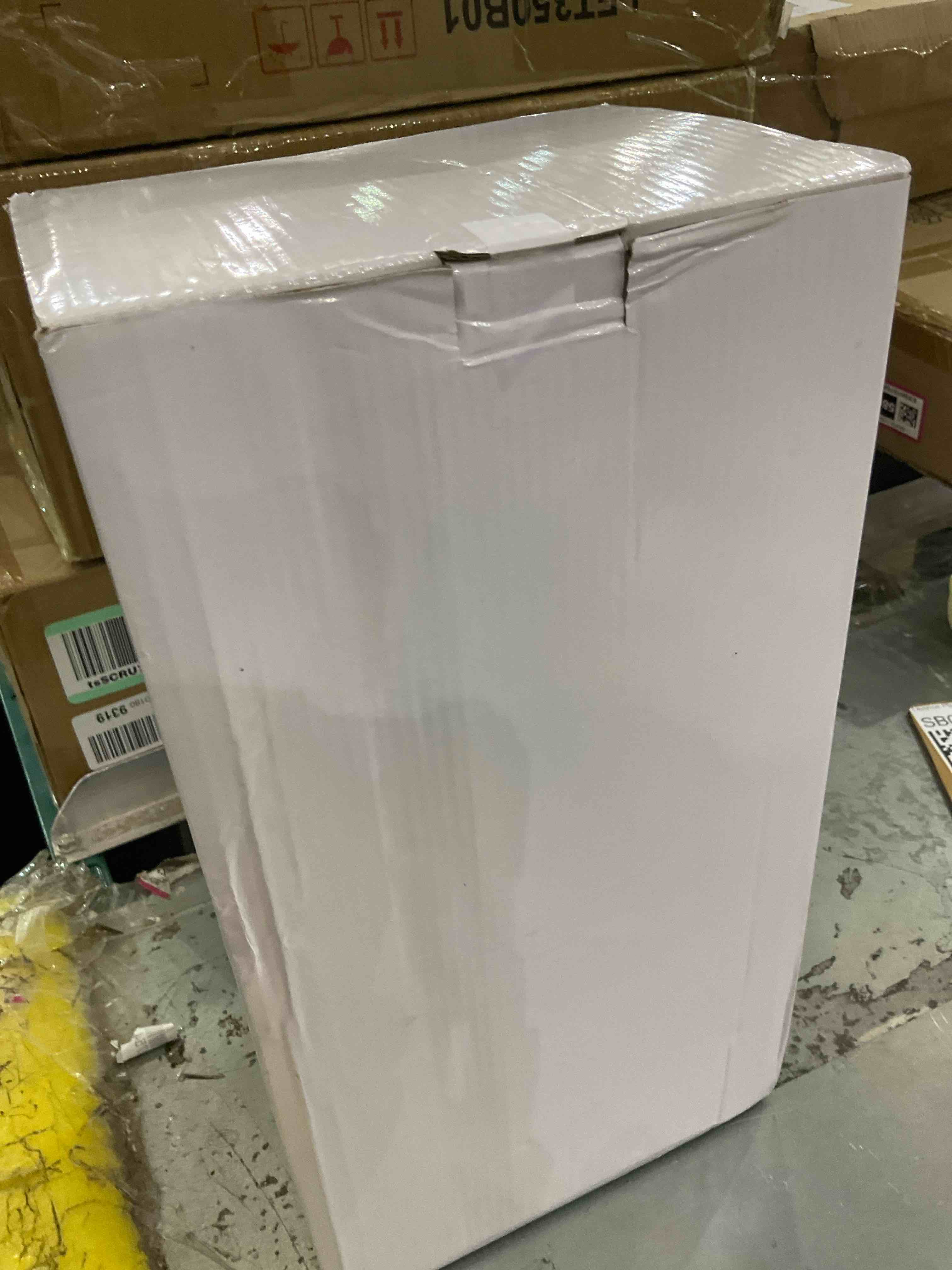 https://s3.amazonaws.com/lotting-images-prod/BargainHunt/EXS01709479_1719499007639.jpeg