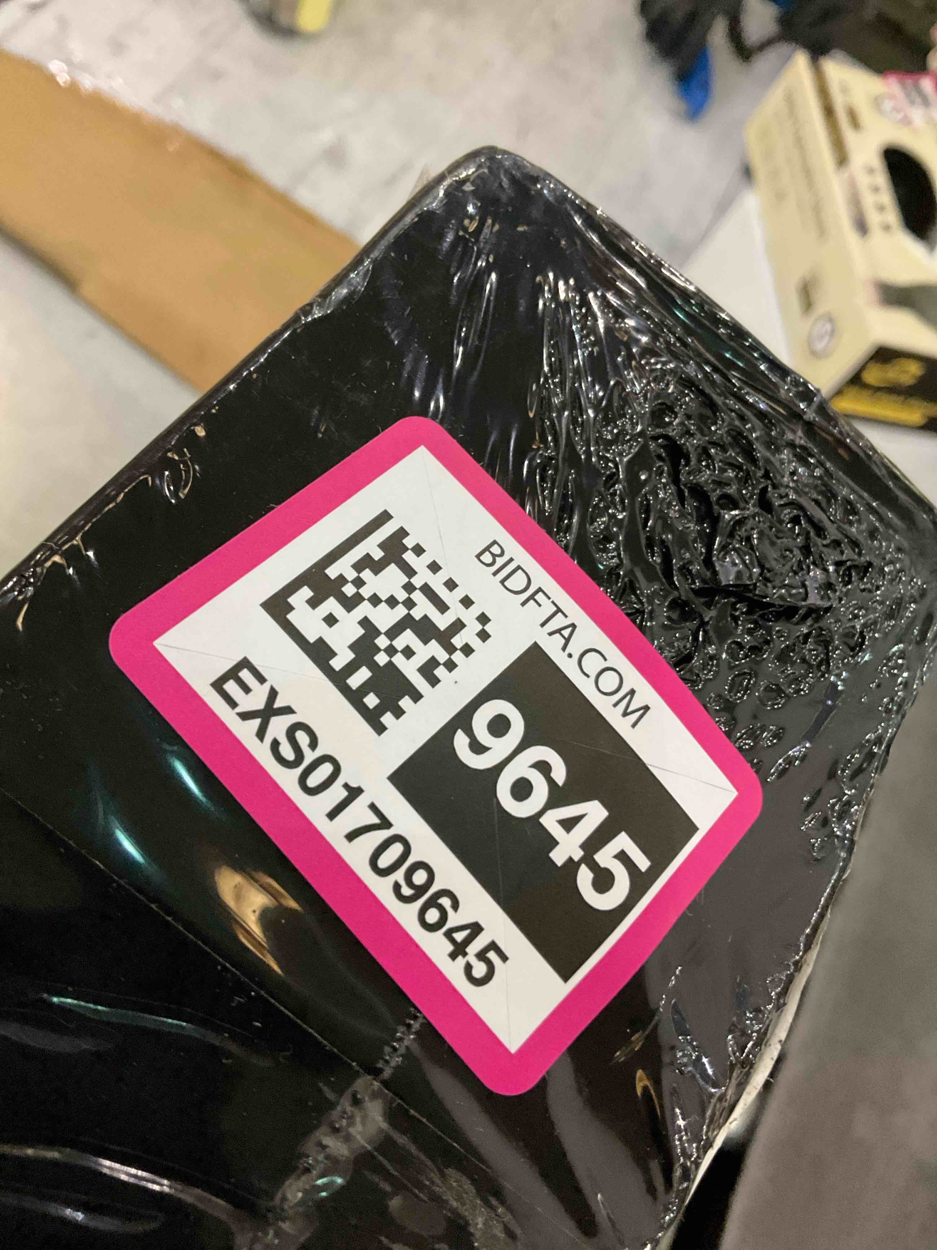 https://s3.amazonaws.com/lotting-images-prod/BargainHunt/EXS01709645_1713449948446.jpeg