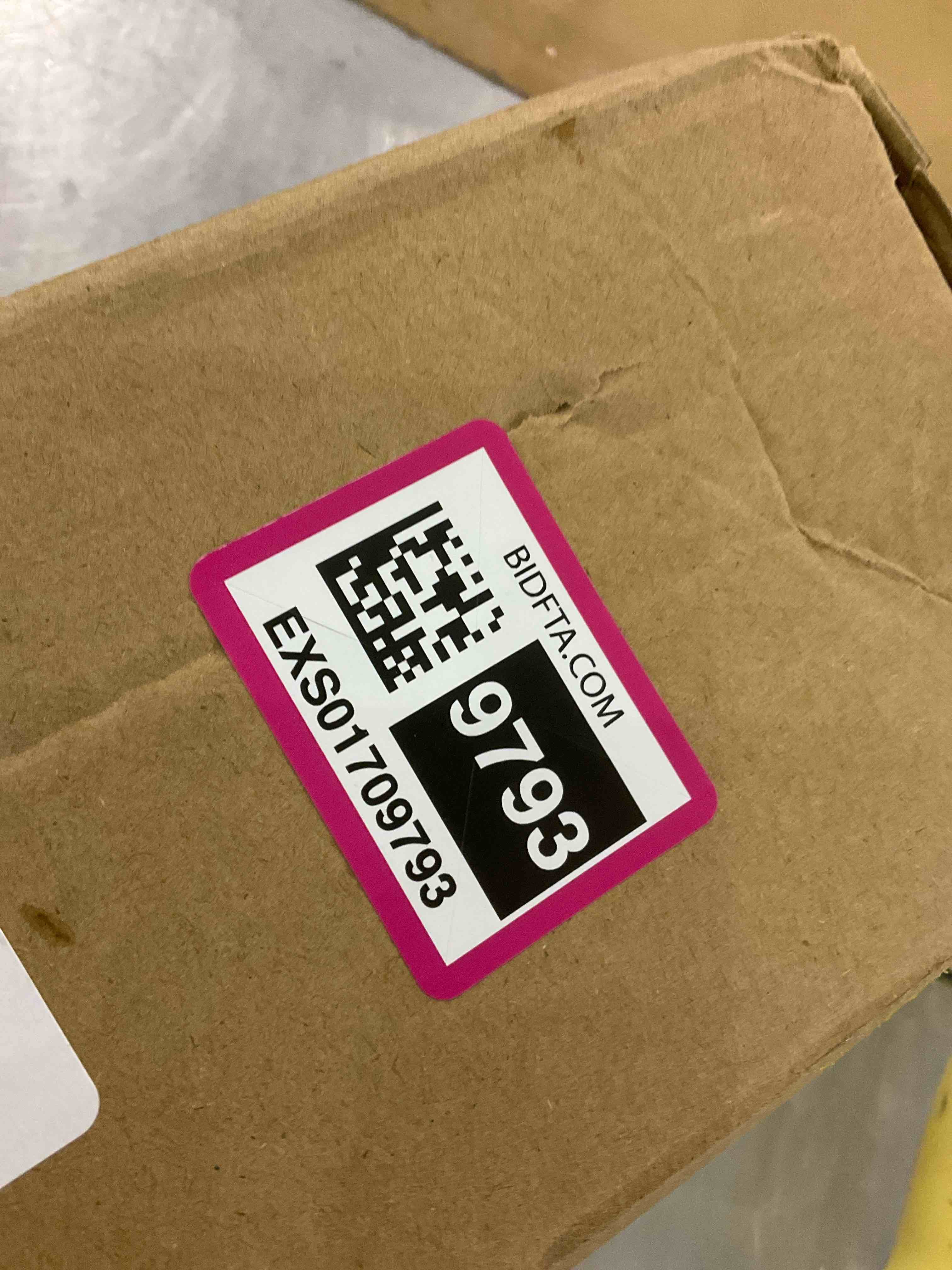 https://s3.amazonaws.com/lotting-images-prod/BargainHunt/EXS01709793_1713538814433.jpeg
