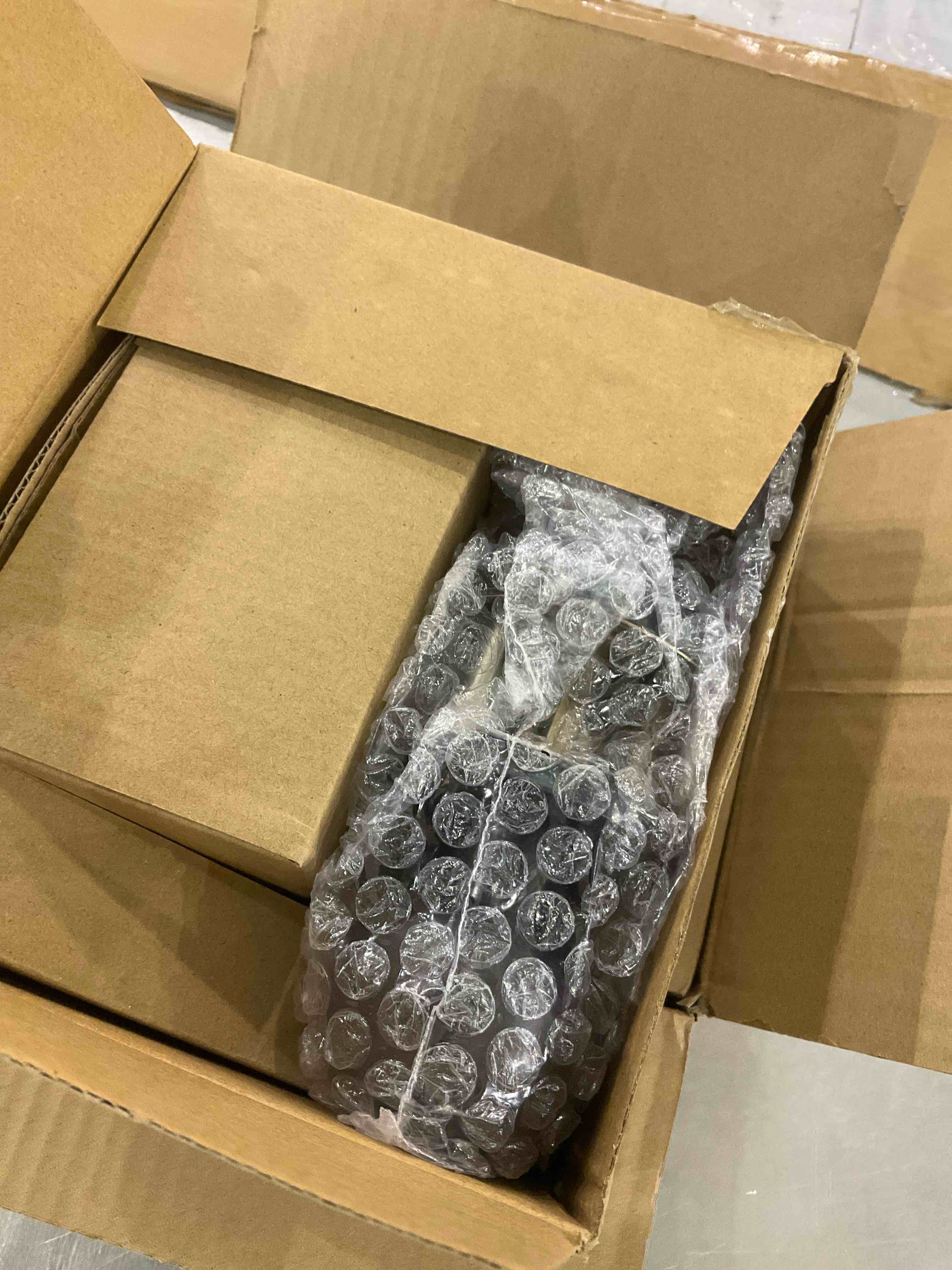 https://s3.amazonaws.com/lotting-images-prod/BargainHunt/EXS01709819_1713541656882.jpeg