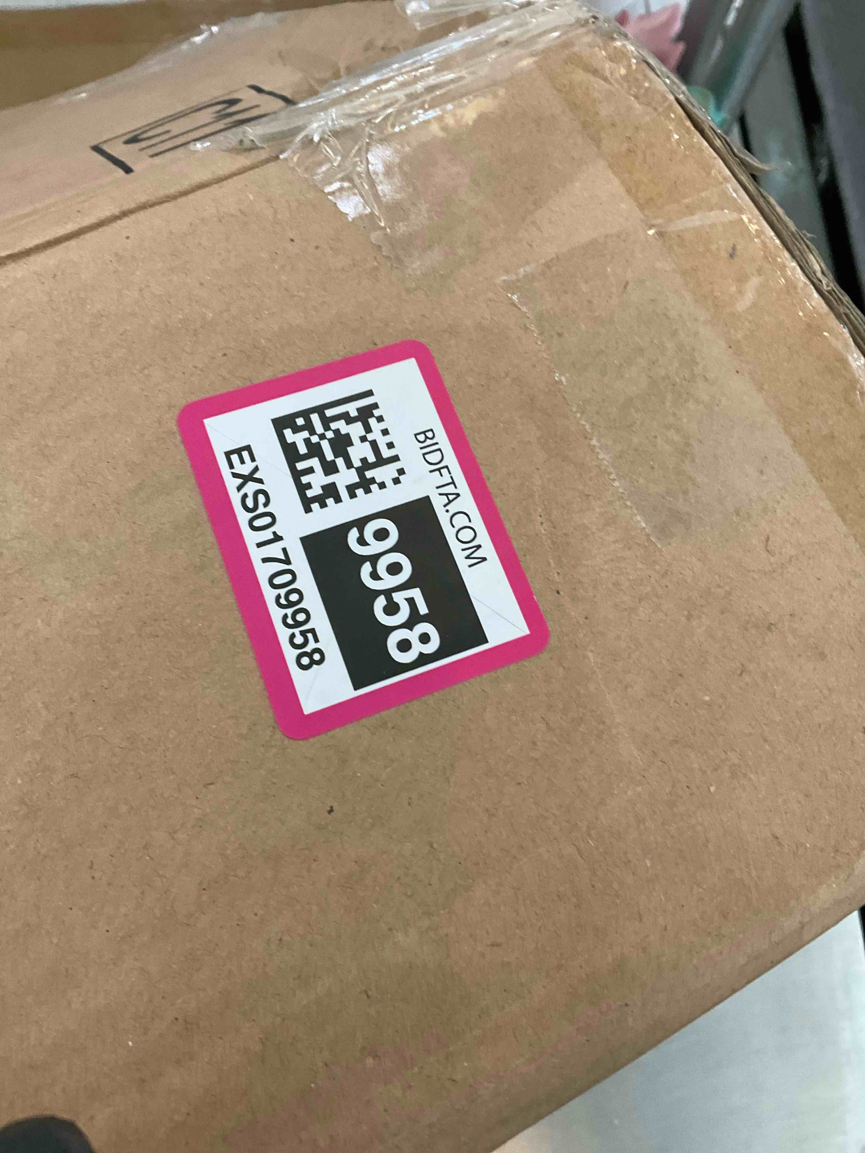 https://s3.amazonaws.com/lotting-images-prod/BargainHunt/EXS01709958_1713808440350.jpeg