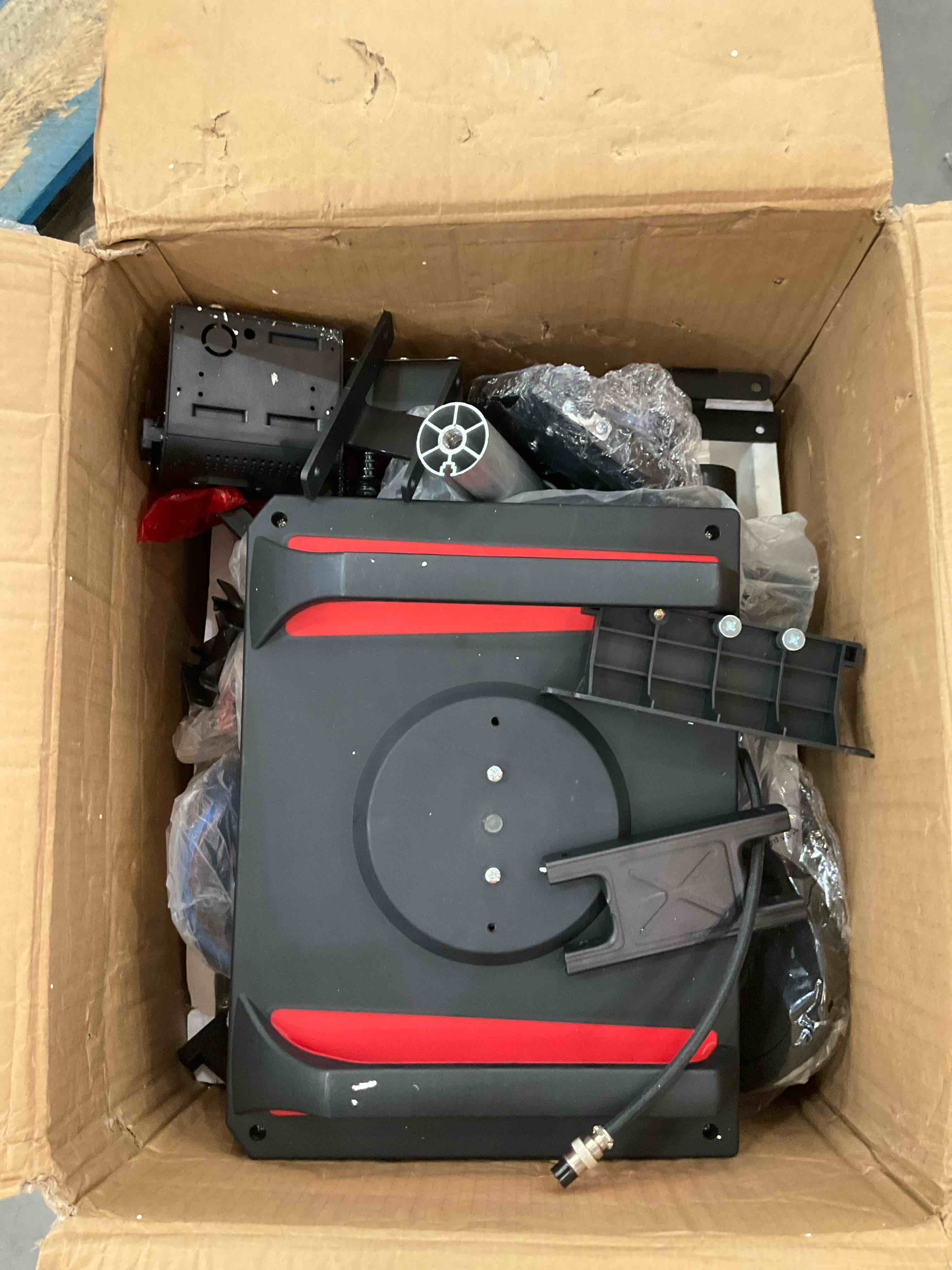 https://s3.amazonaws.com/lotting-images-prod/BargainHunt/EXS02077114_1723739794402.jpeg