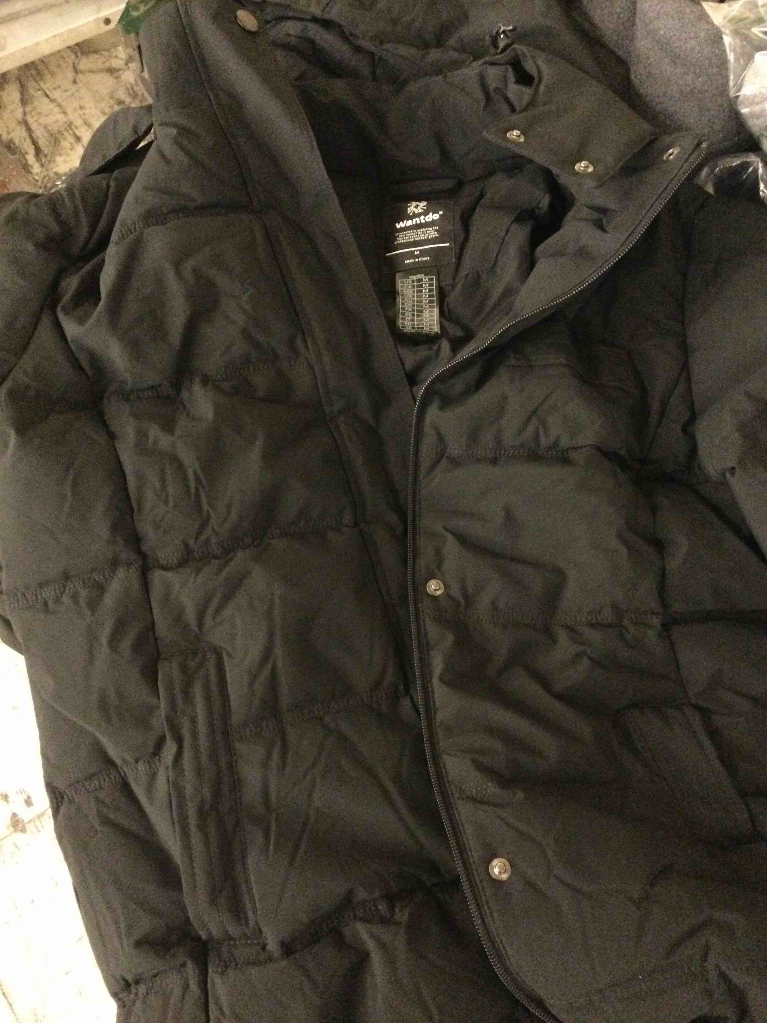 Condition photo showing Good Condition for GGleaf Men's Puffer Jacket Down Winter Coat Insulated and Water-Resistant with Hood Removable Black Medium