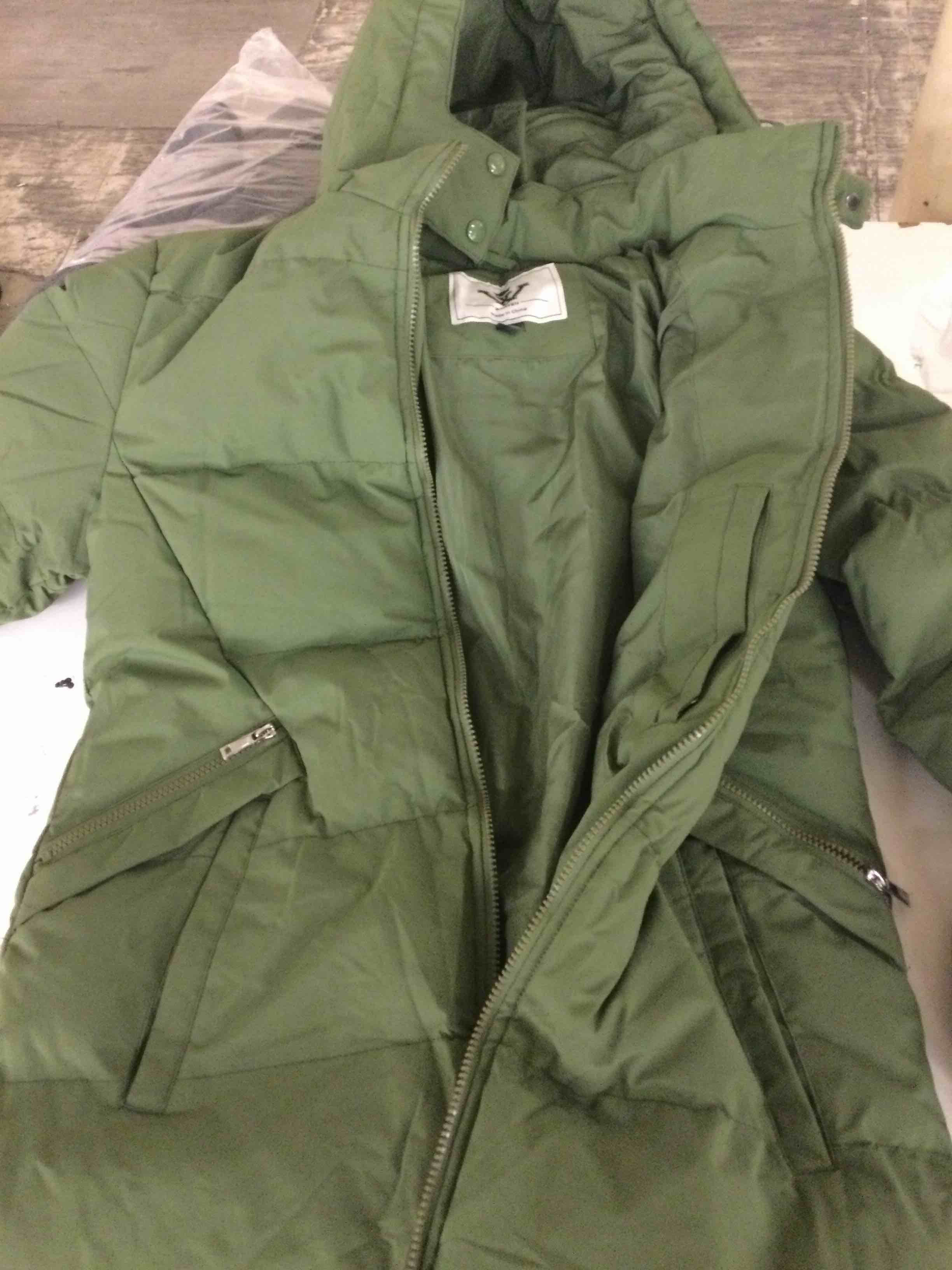 Condition photo showing Good Condition for WenVen Women's Warm Thickened Parka Coat Winter Puffer Jacket with Removable Hood Medium Green