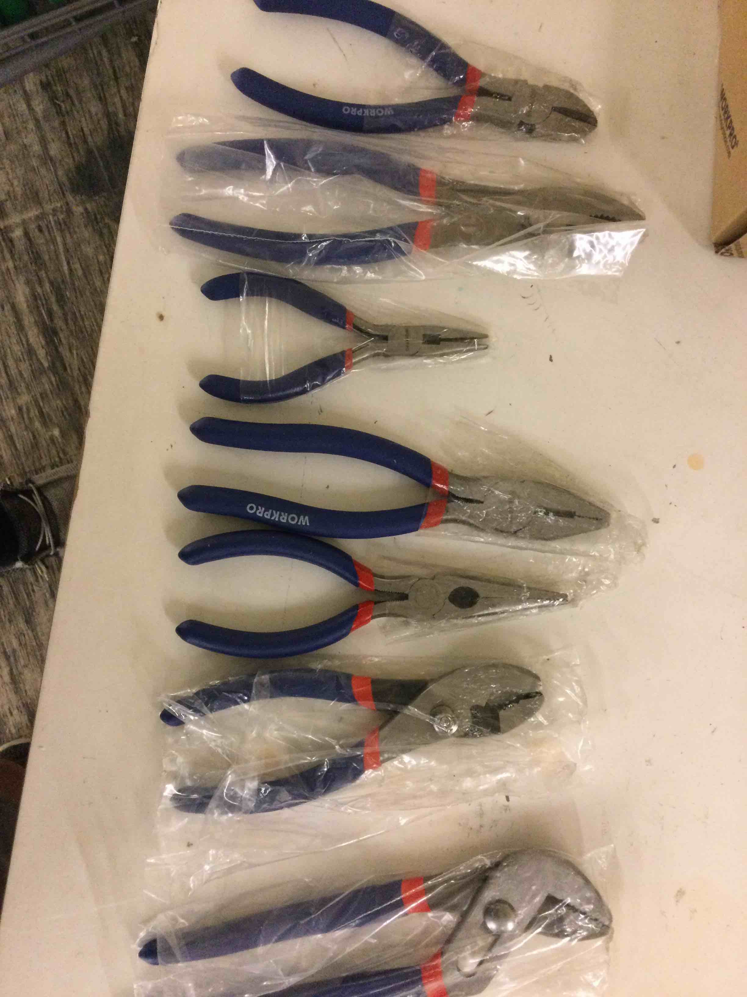 Condition photo showing New/Like New for 7-piece WORKPRO Pliers Set with Groove Joint, Long Nose, Slip Joint, Linesman, and Diagonal Pliers f