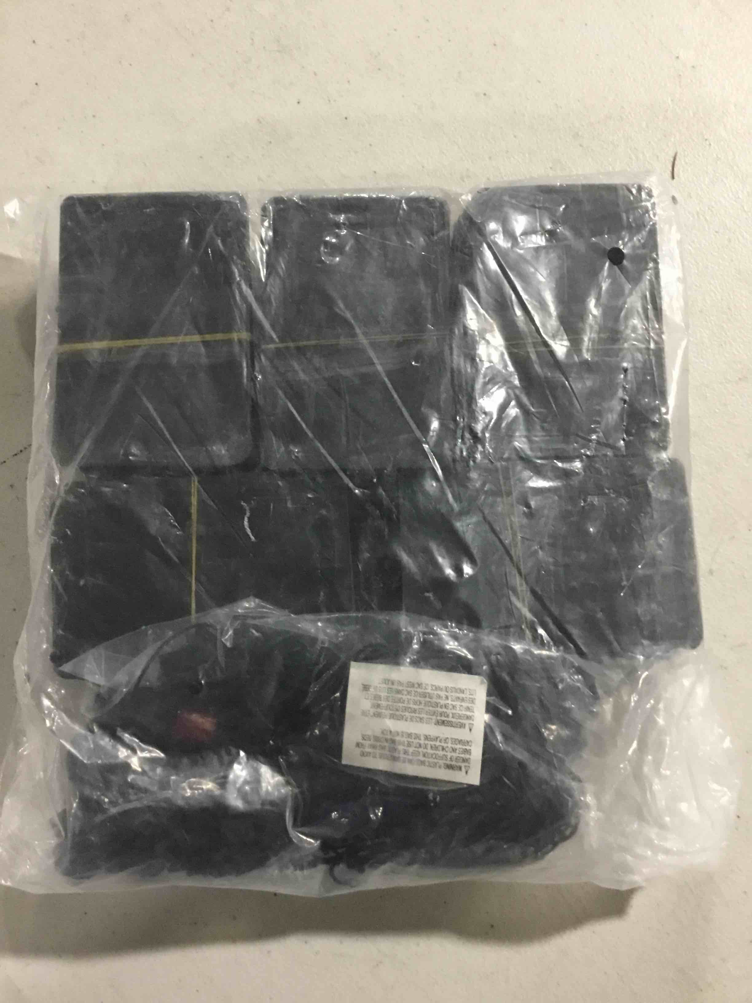 Condition photo showing Good Condition for 500 Pack Blank Hang Tags with String and Fasteners, 2 x 3.5 in Cardstock Paper Tags for Labeling, Pricing, and Gifting - Kraft black Tag for Retail, Clothing, Gifts, and Craft Projects