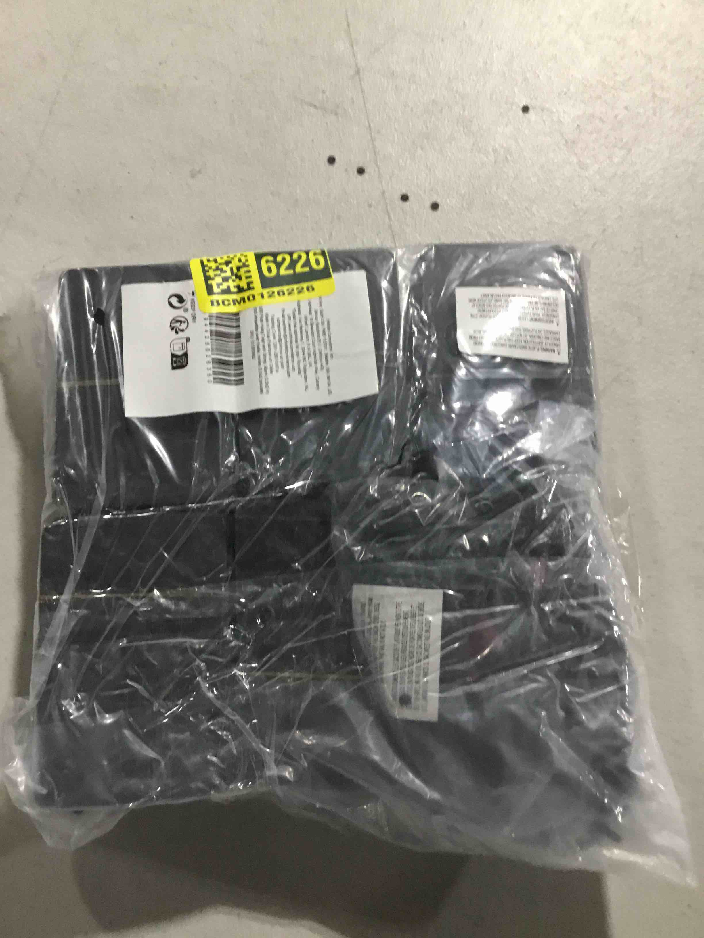 Condition photo showing Good Condition for 500 Pack Blank Hang Tags with String and Fasteners, 2 x 3.5 in Cardstock Paper Tags for Labeling, Pricing, and Gifting - Kraft black Tag for Retail, Clothing, Gifts, and Craft Projects