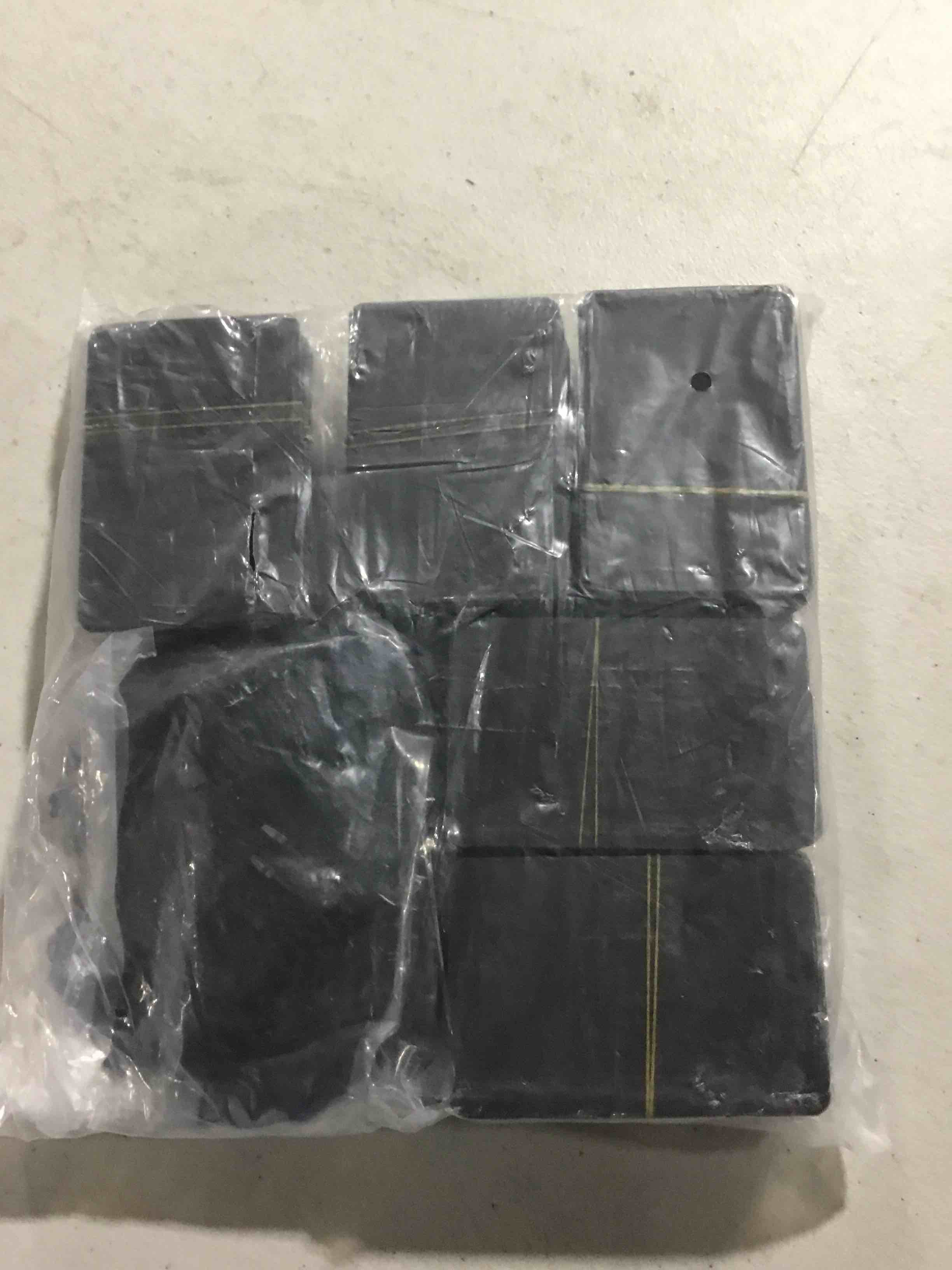 Condition photo showing Good Condition for 500 Pack Blank Hang Tags with String and Fasteners, 2 x 3.5 in Cardstock Paper Tags for Labeling, Pricing, and Gifting - Kraft black Tag for Retail, Clothing, Gifts, and Craft Projects