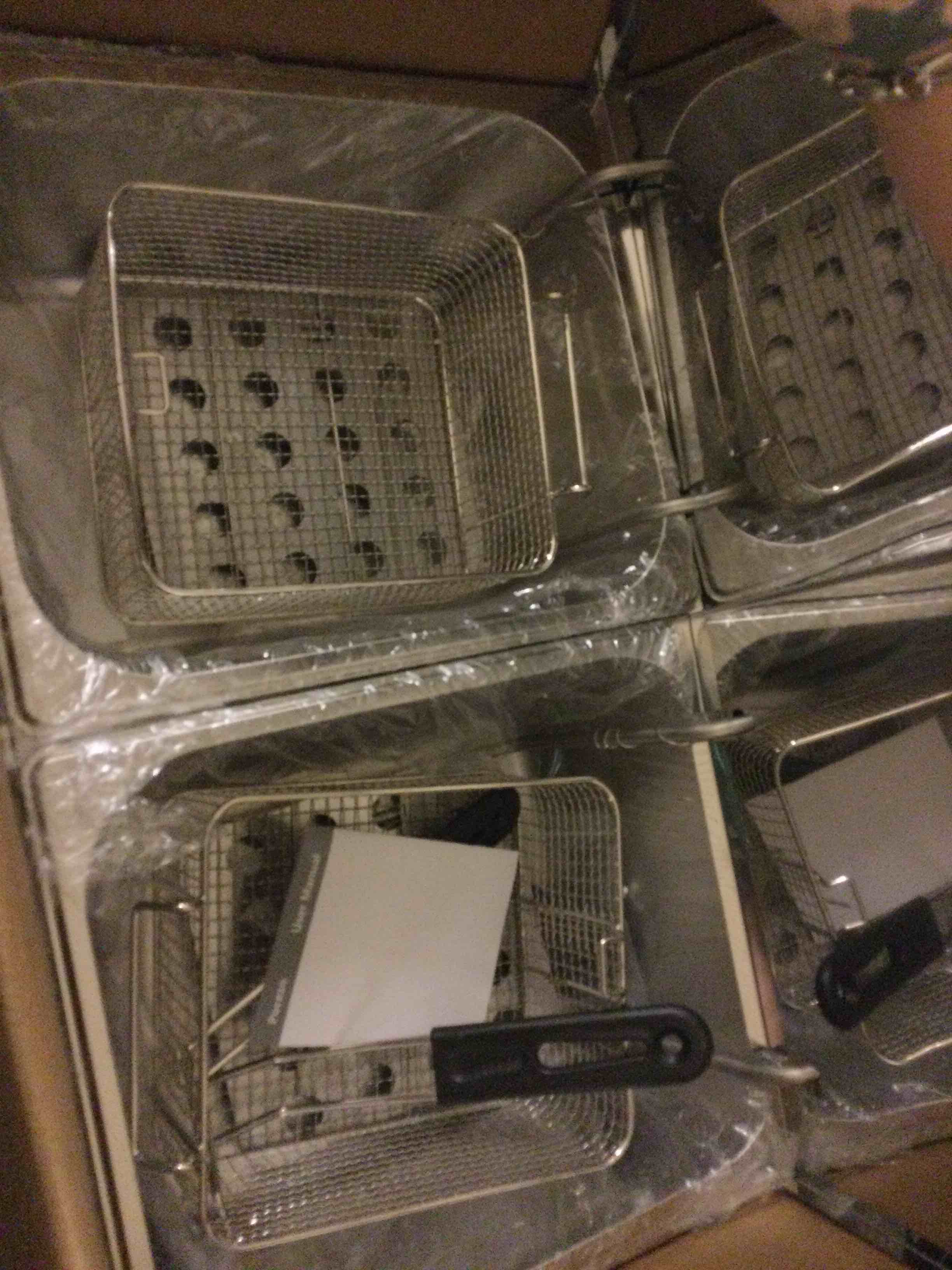 Condition photo showing New/Like New for electric deep fryer 17.2l/18.2qt stainless steel dual tank commercial fryer with basket, 3400w 110v countertop deep fryer for home kitchen and restaurant use with oil thermometer & temperature control 82