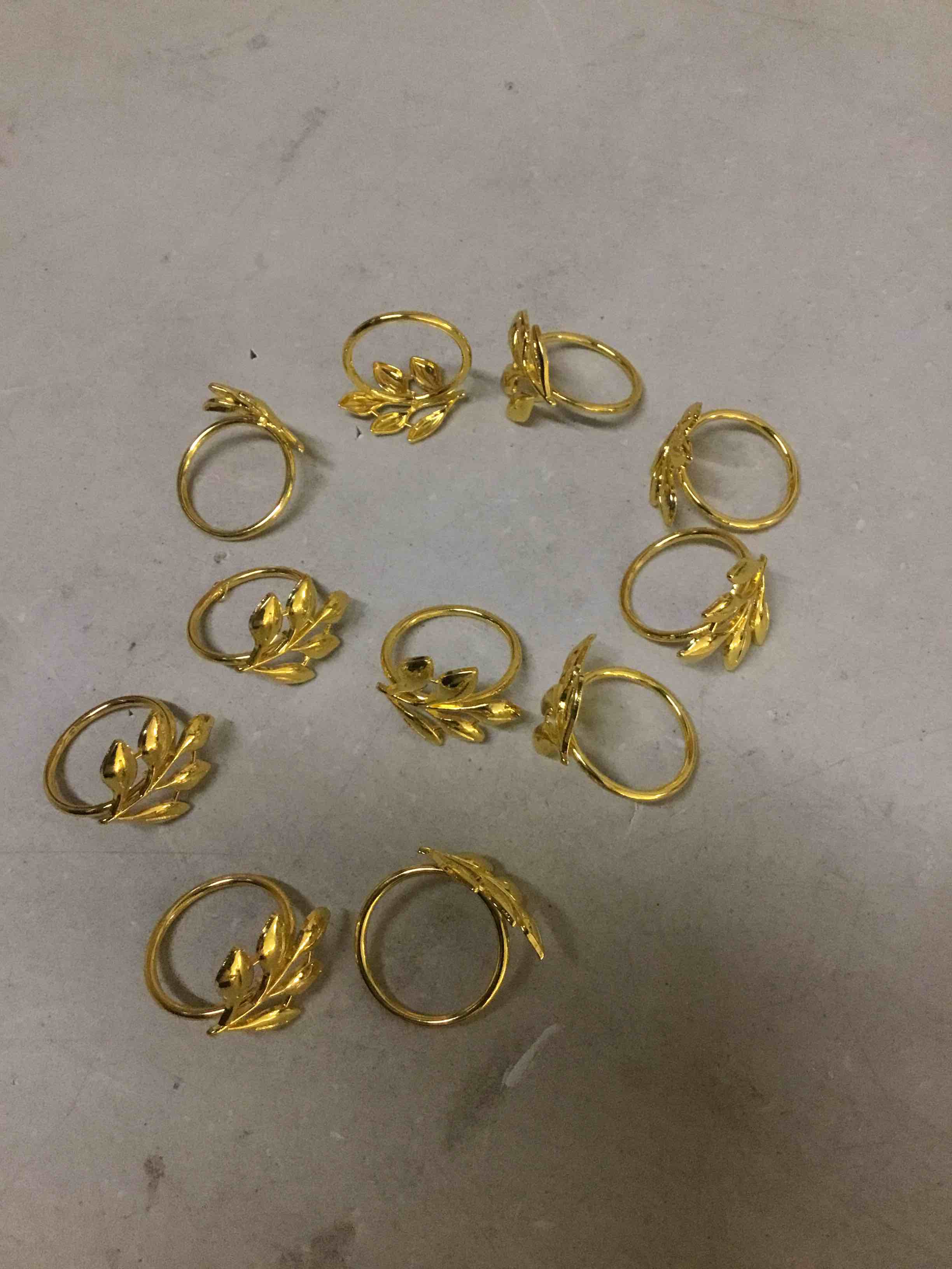 Condition photo showing As Is for ( incomplete 11 pcs only ) kposiya set of 50 leaf napkin rings metal gold napkin holder table napkin rings for thanksgiving day christmas dinning table parties everyday (ye zi-gold 50)