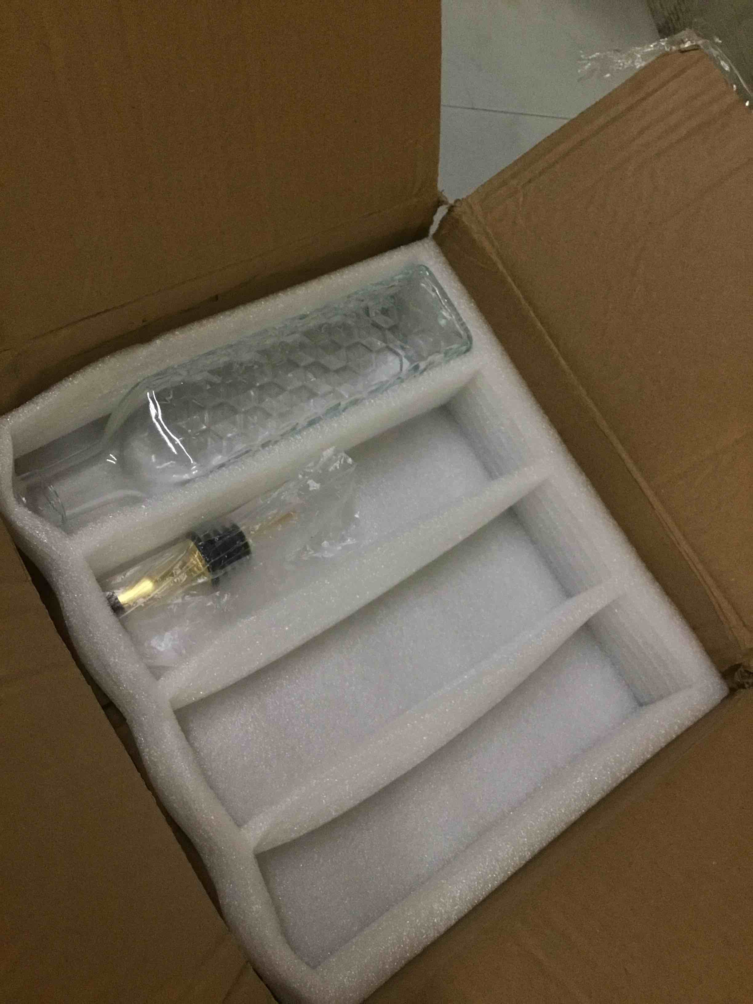 Condition photo showing As Is for ( incomplete) 4 pcs olive oil dispenser bottle for kitchen, 17oz clear glass oil and vinegar dispenser bottle set with 4 stainless steel spouts and 1 funnel (square)